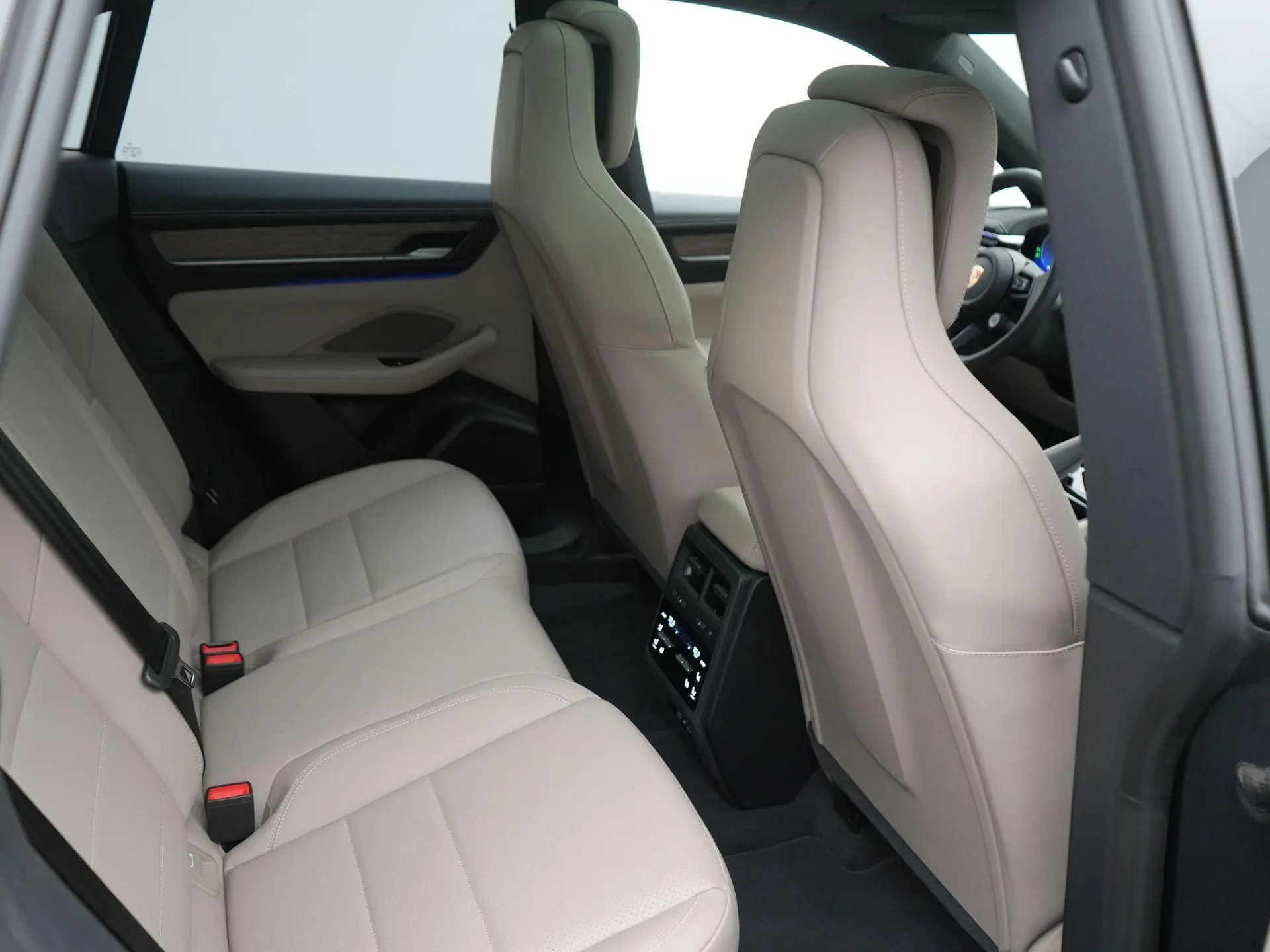 Macan 4 S
