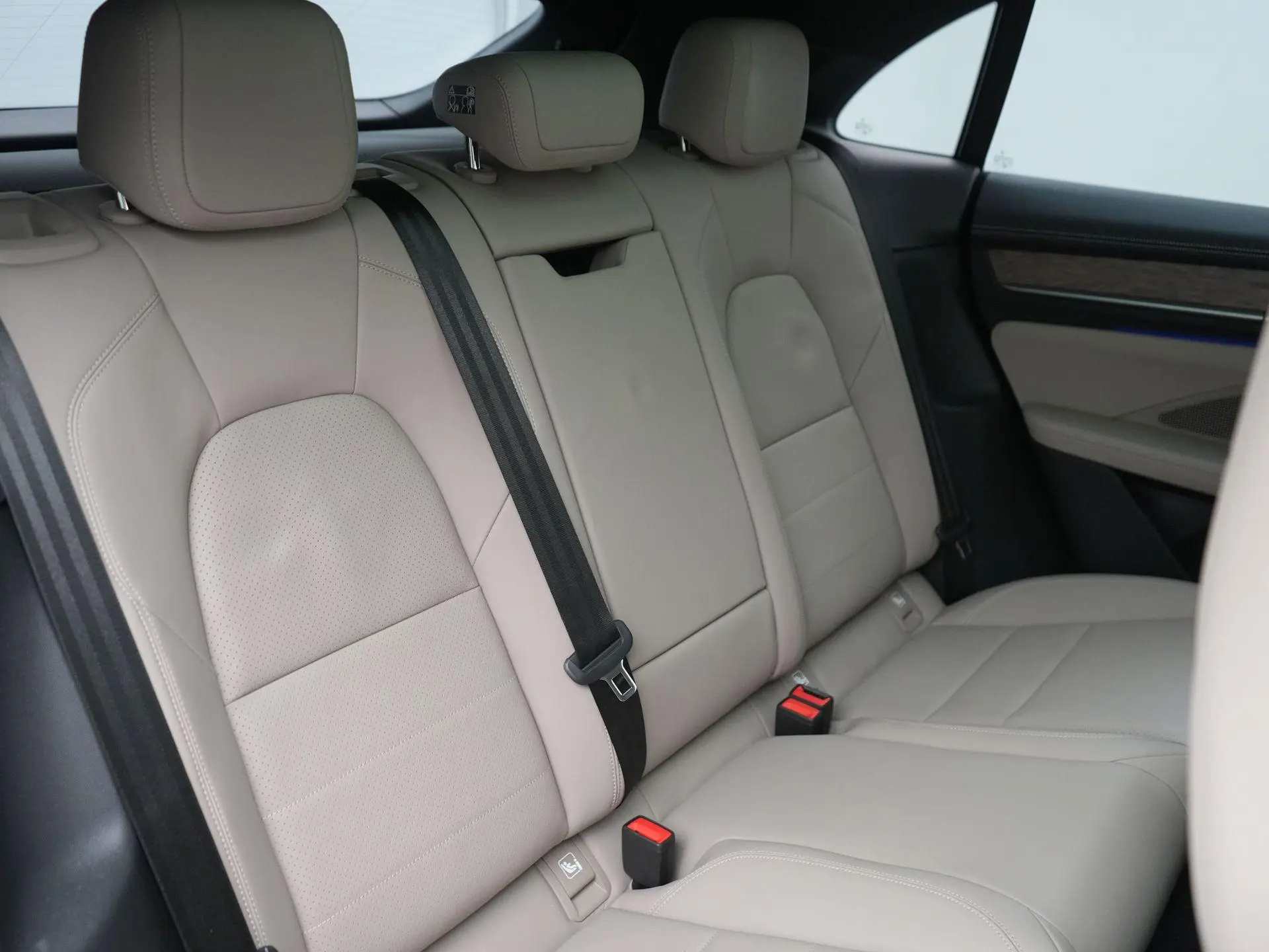 Macan 4 S