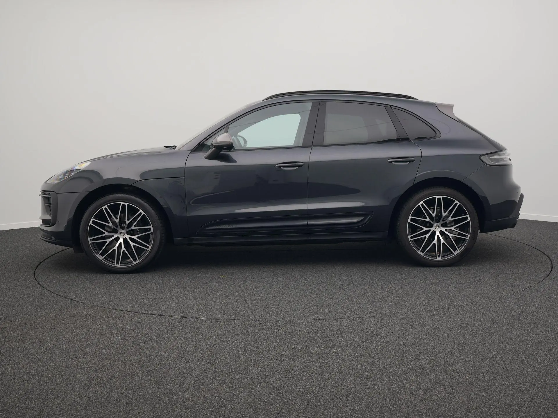 Macan T