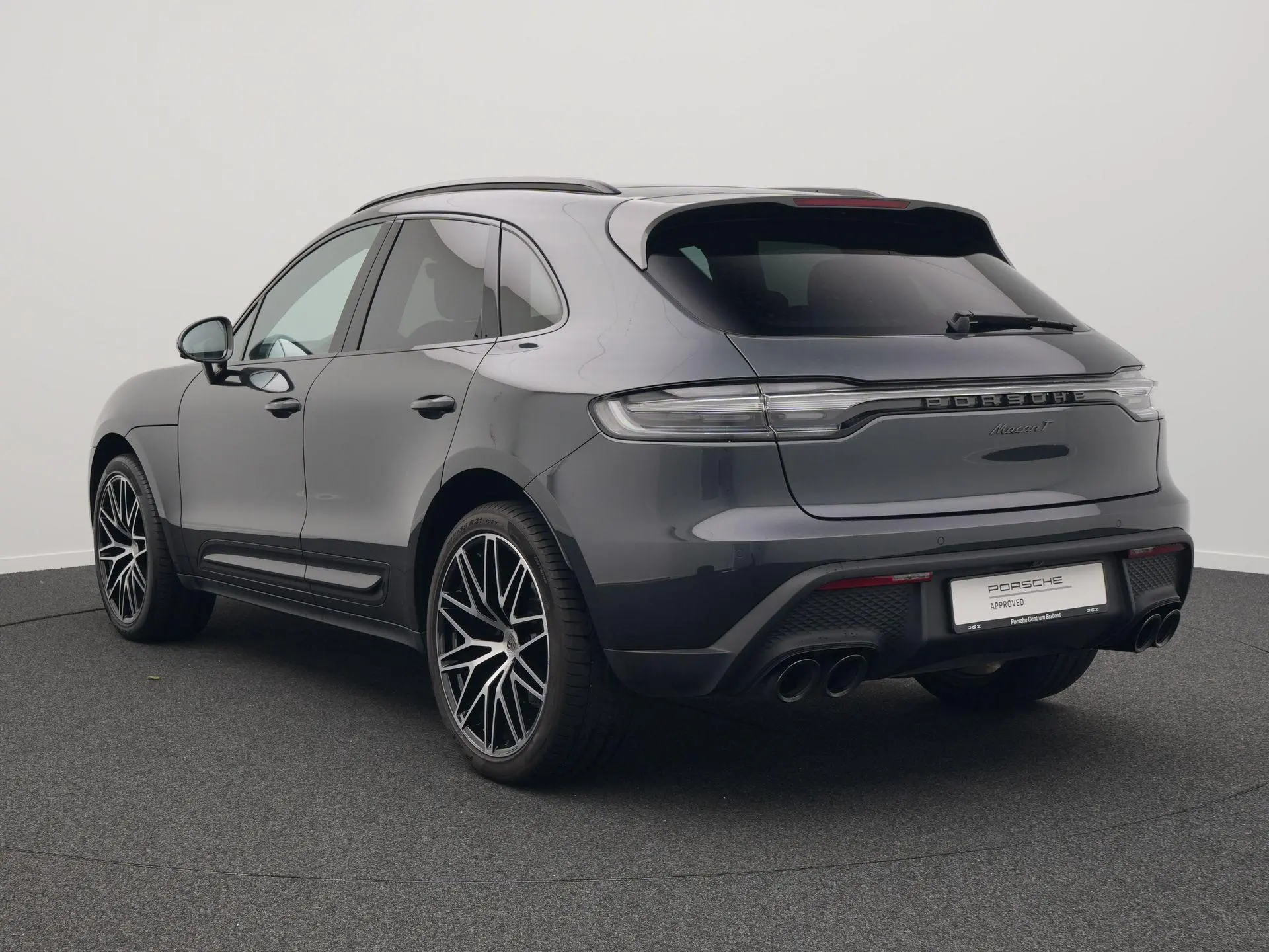 Macan T