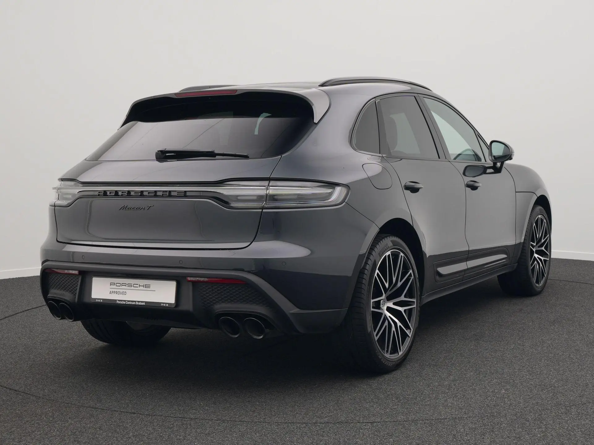 Macan T
