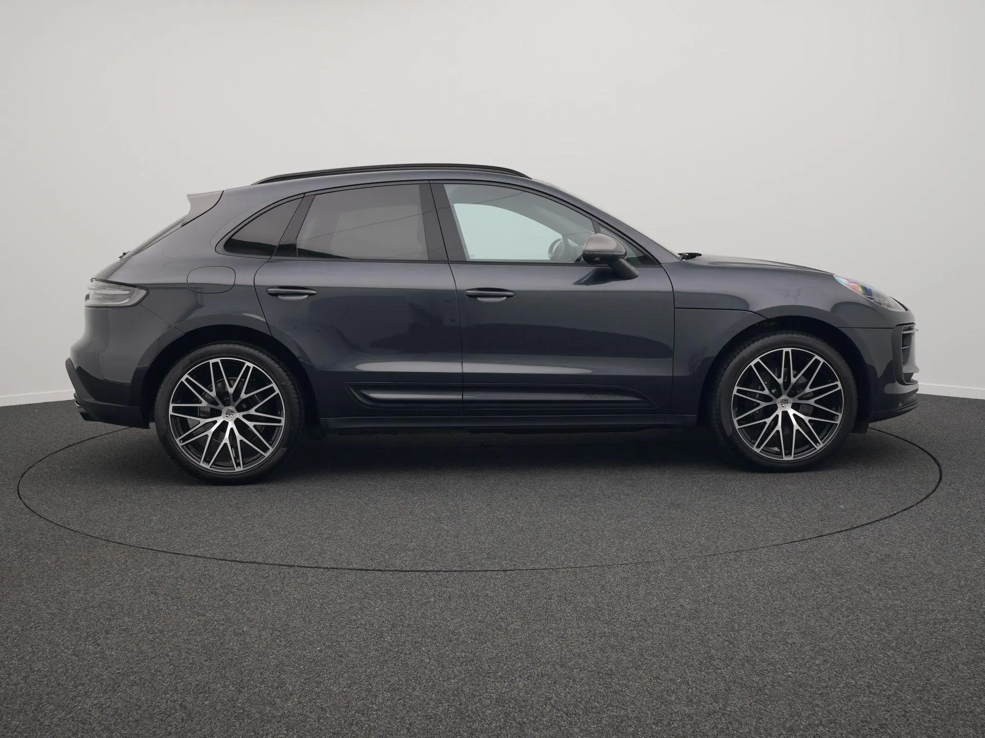 Macan T