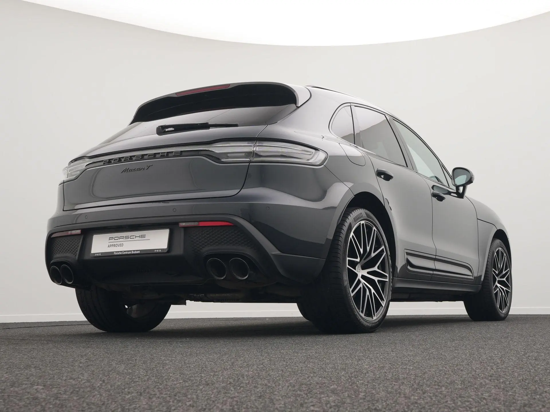Macan T