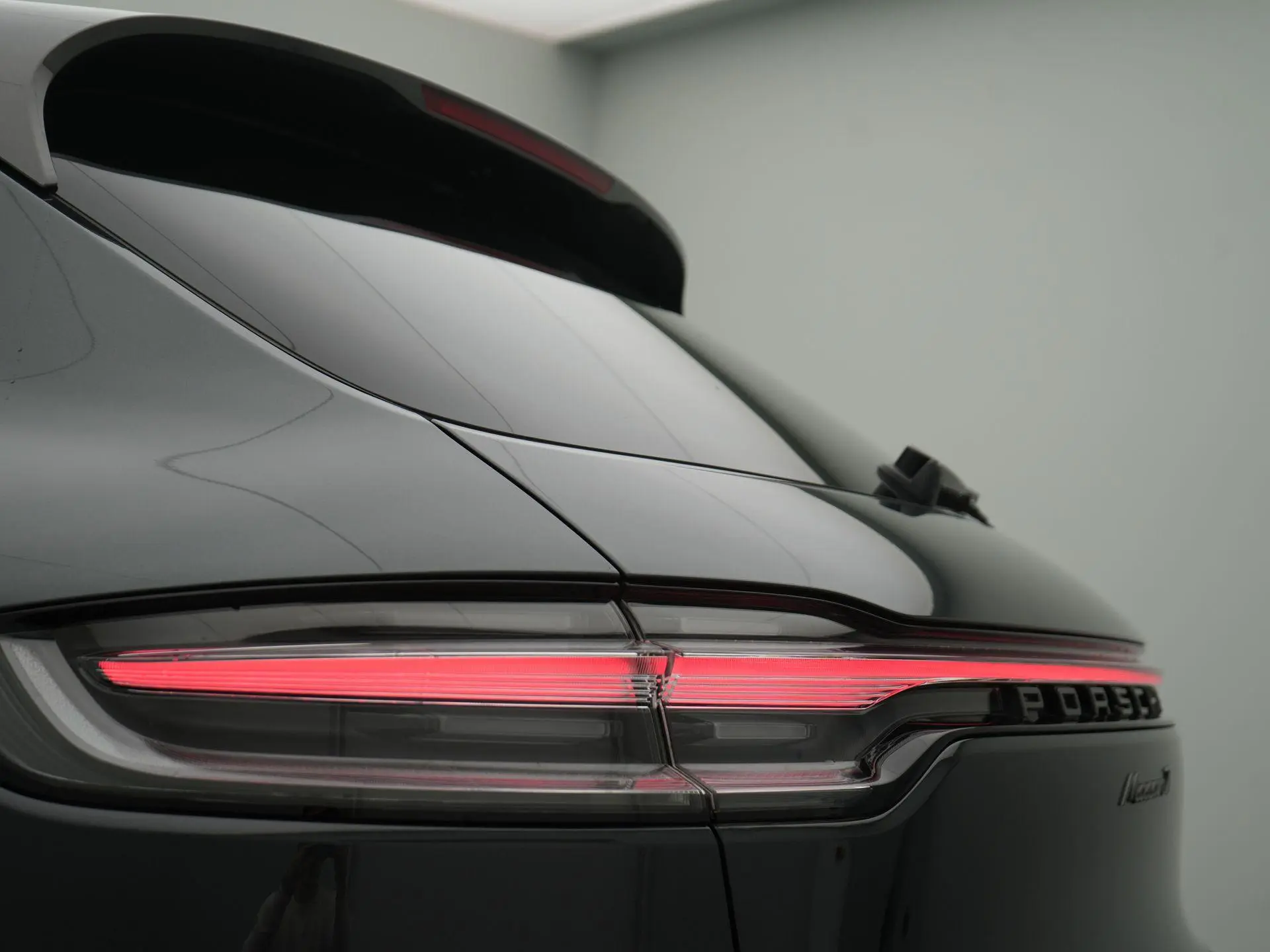 Macan T