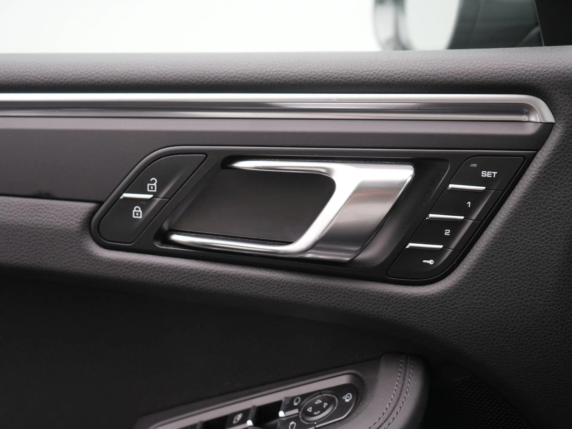 Macan T