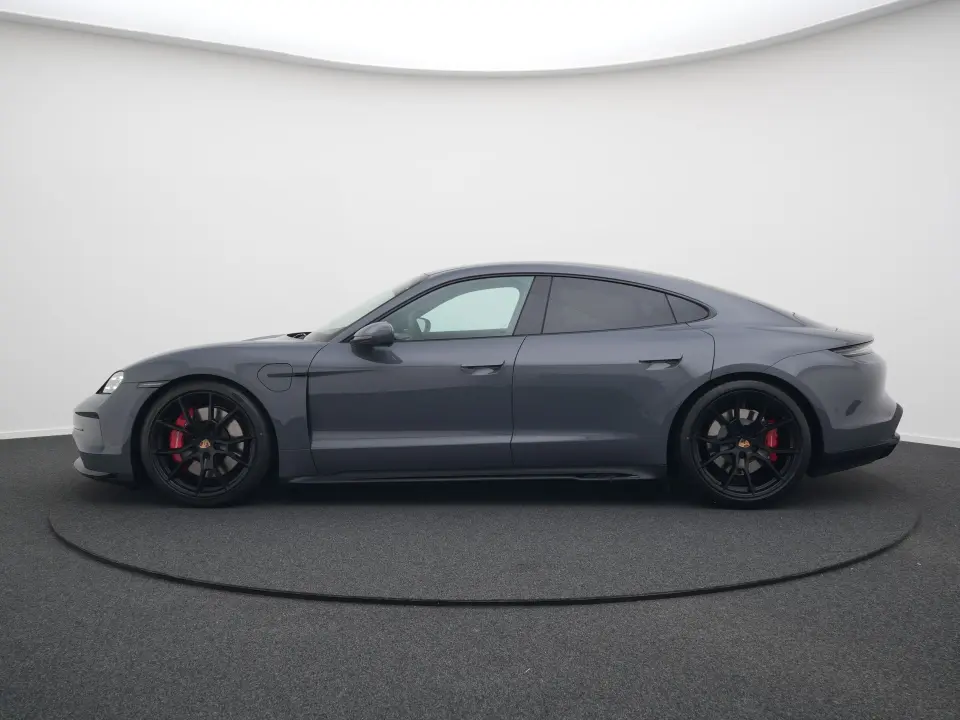 Porsche Taycan GTS