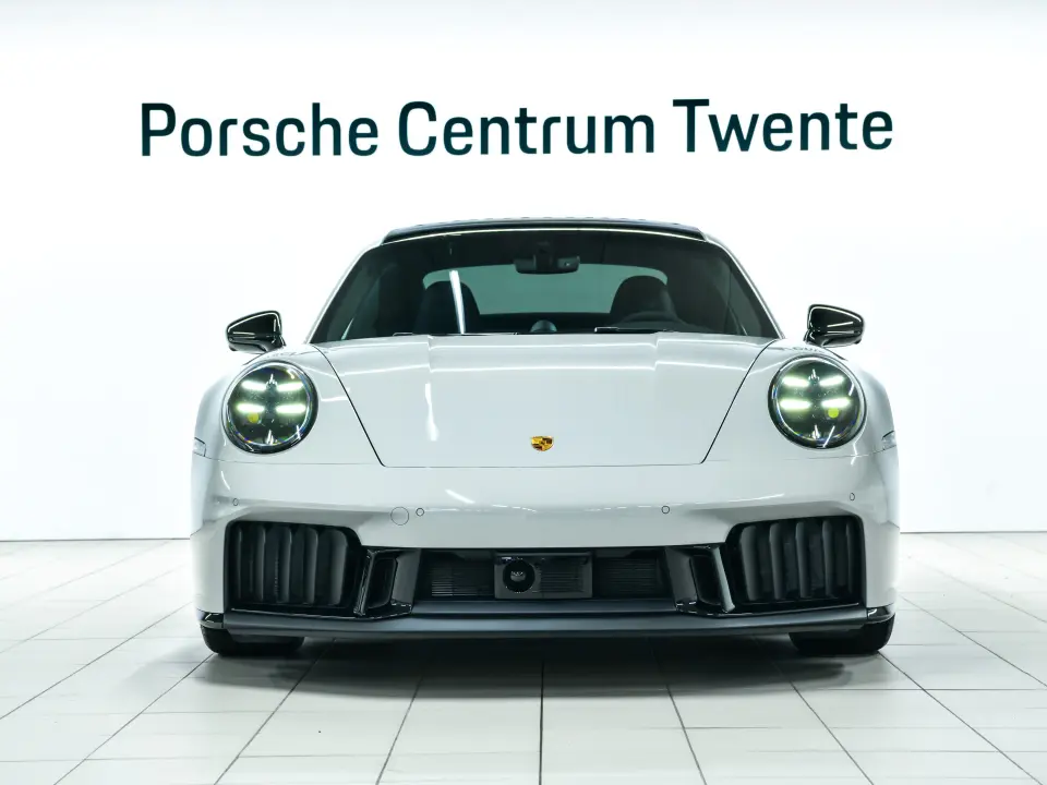 Porsche 911 Carrera 4 GTS