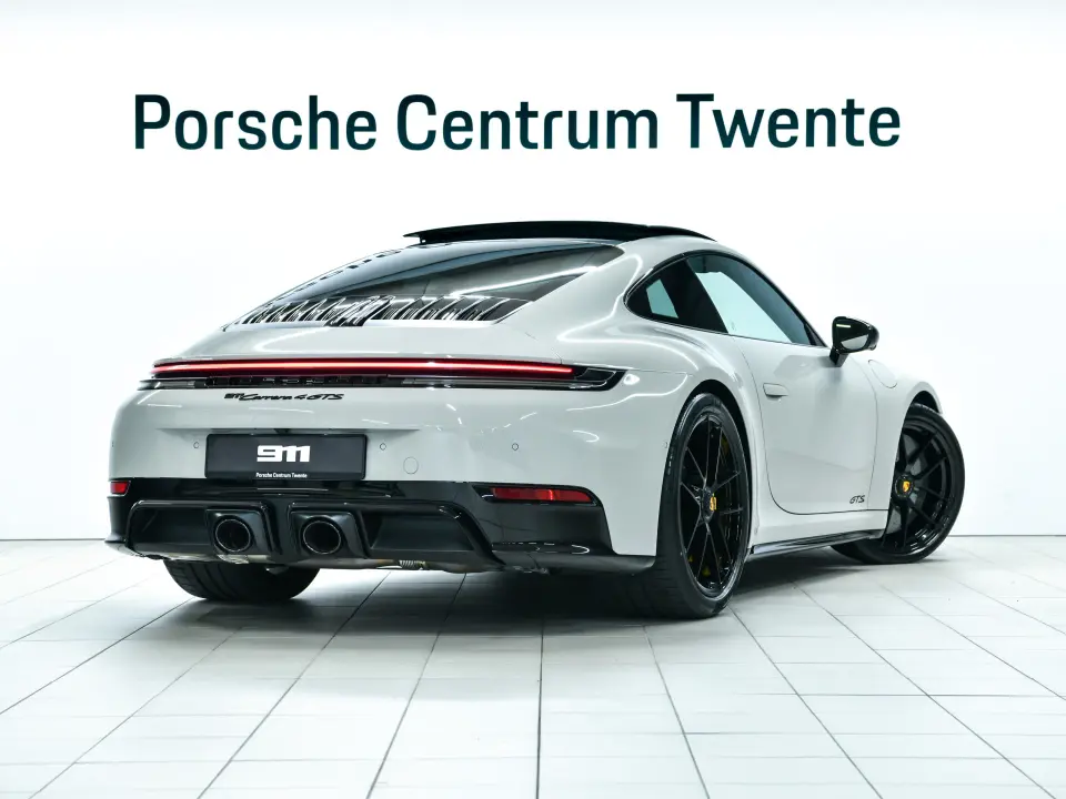 Porsche 911 Carrera 4 GTS
