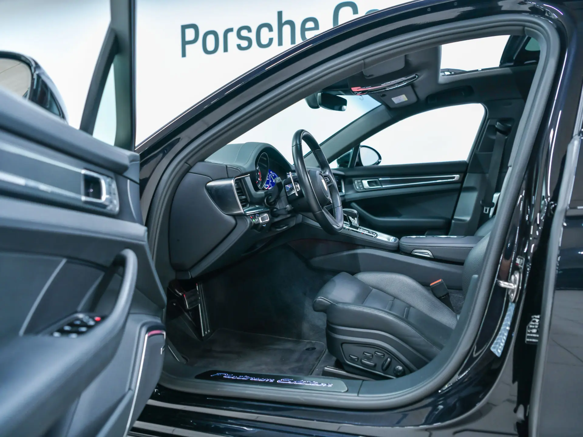 Panamera 4 E-Hybrid Sport Turismo Platinum Edition