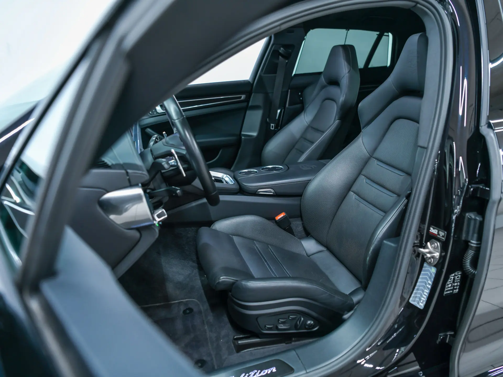 Panamera 4 E-Hybrid Sport Turismo Platinum Edition