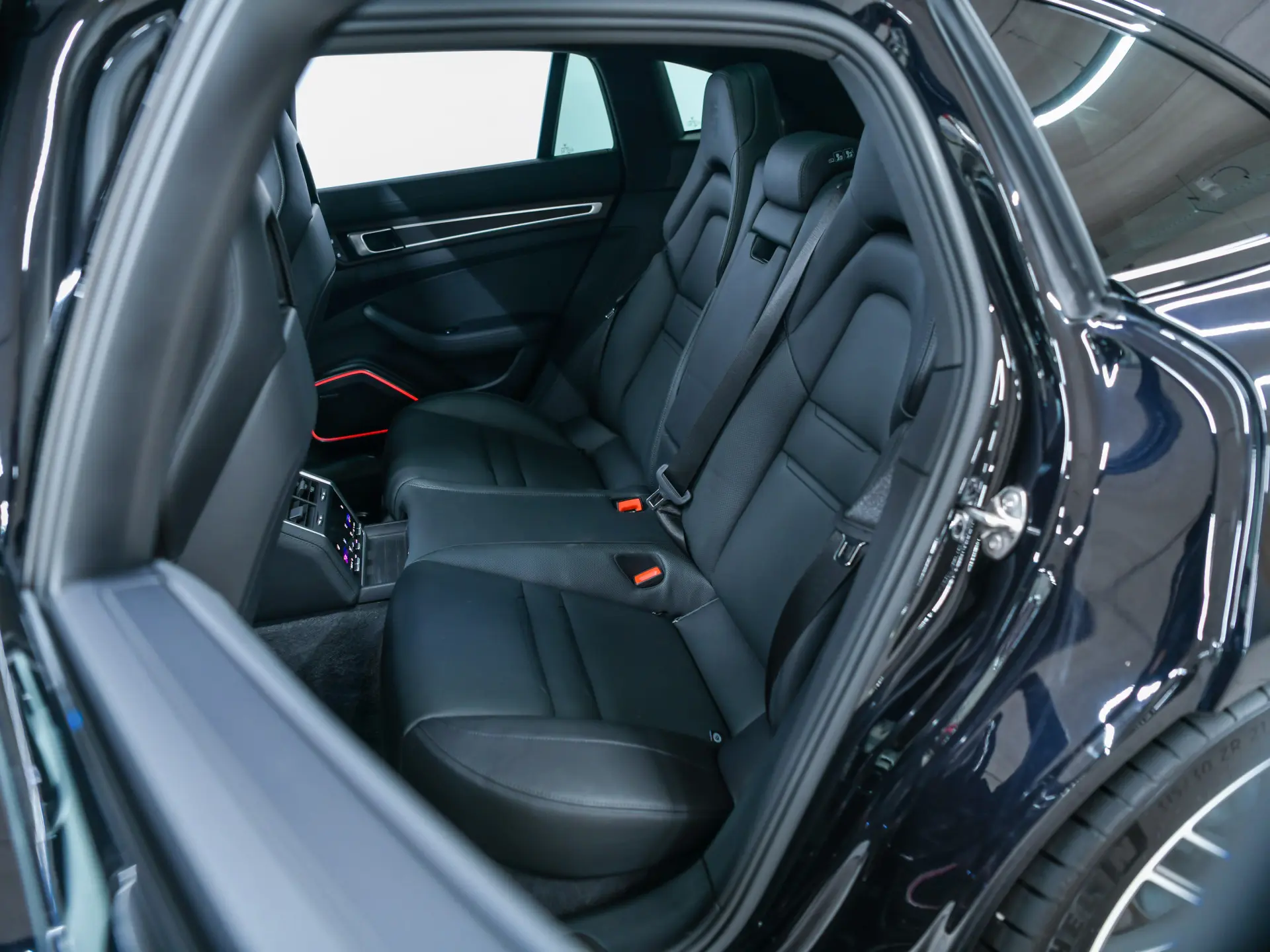 Panamera 4 E-Hybrid Sport Turismo Platinum Edition