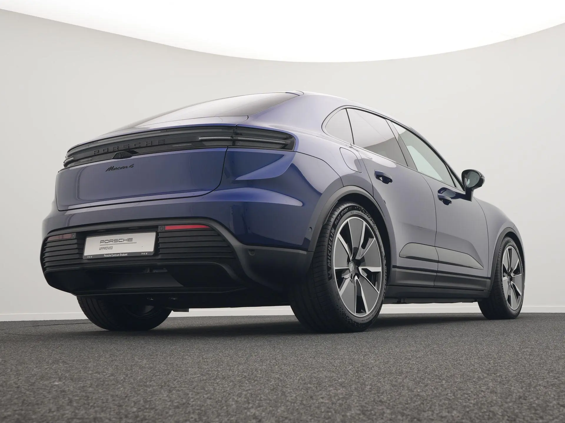 Macan 4
