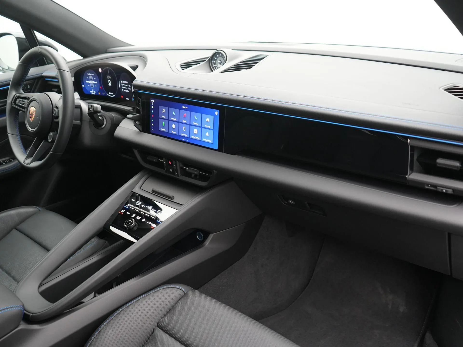 Macan 4