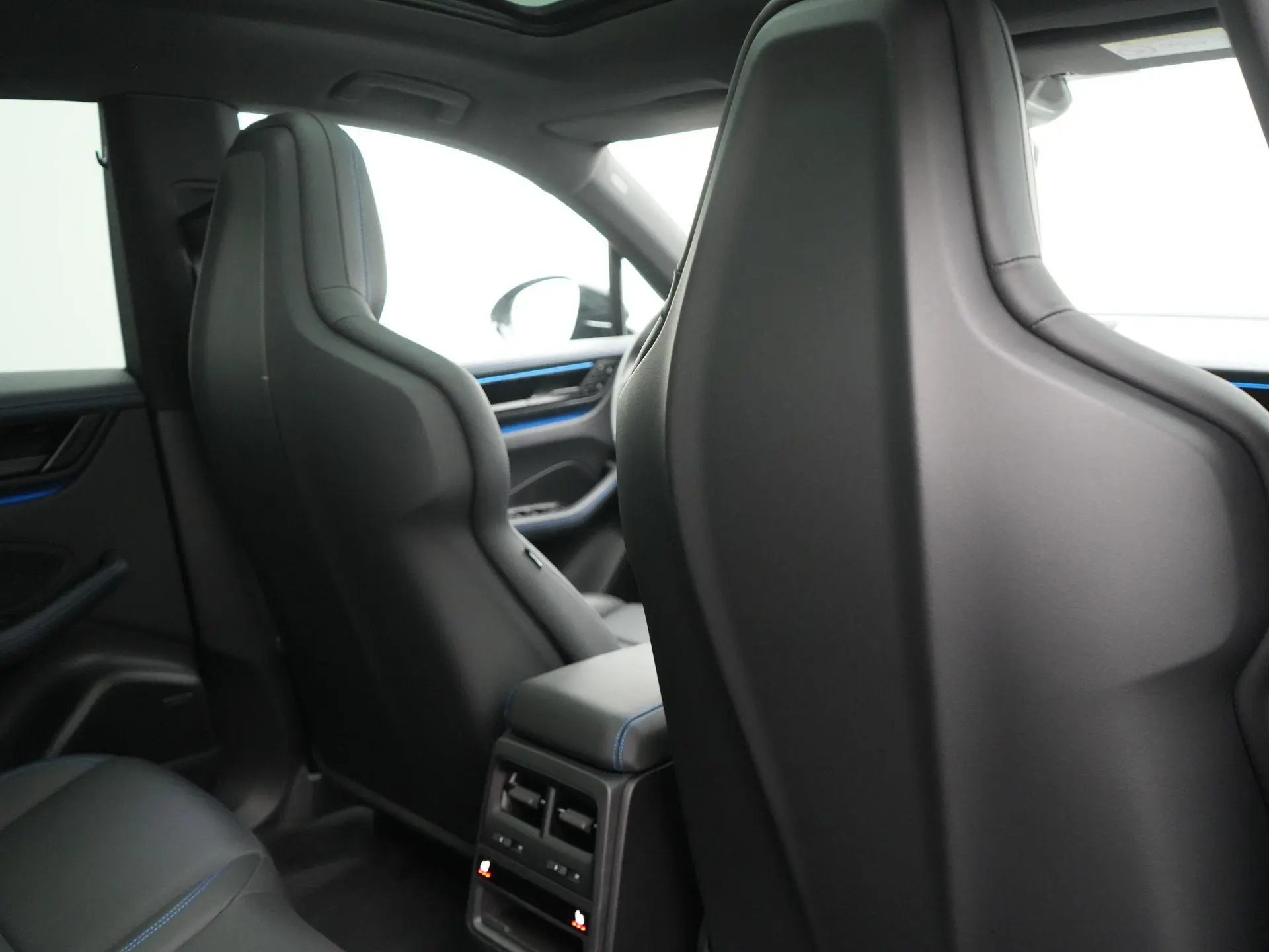 Macan 4