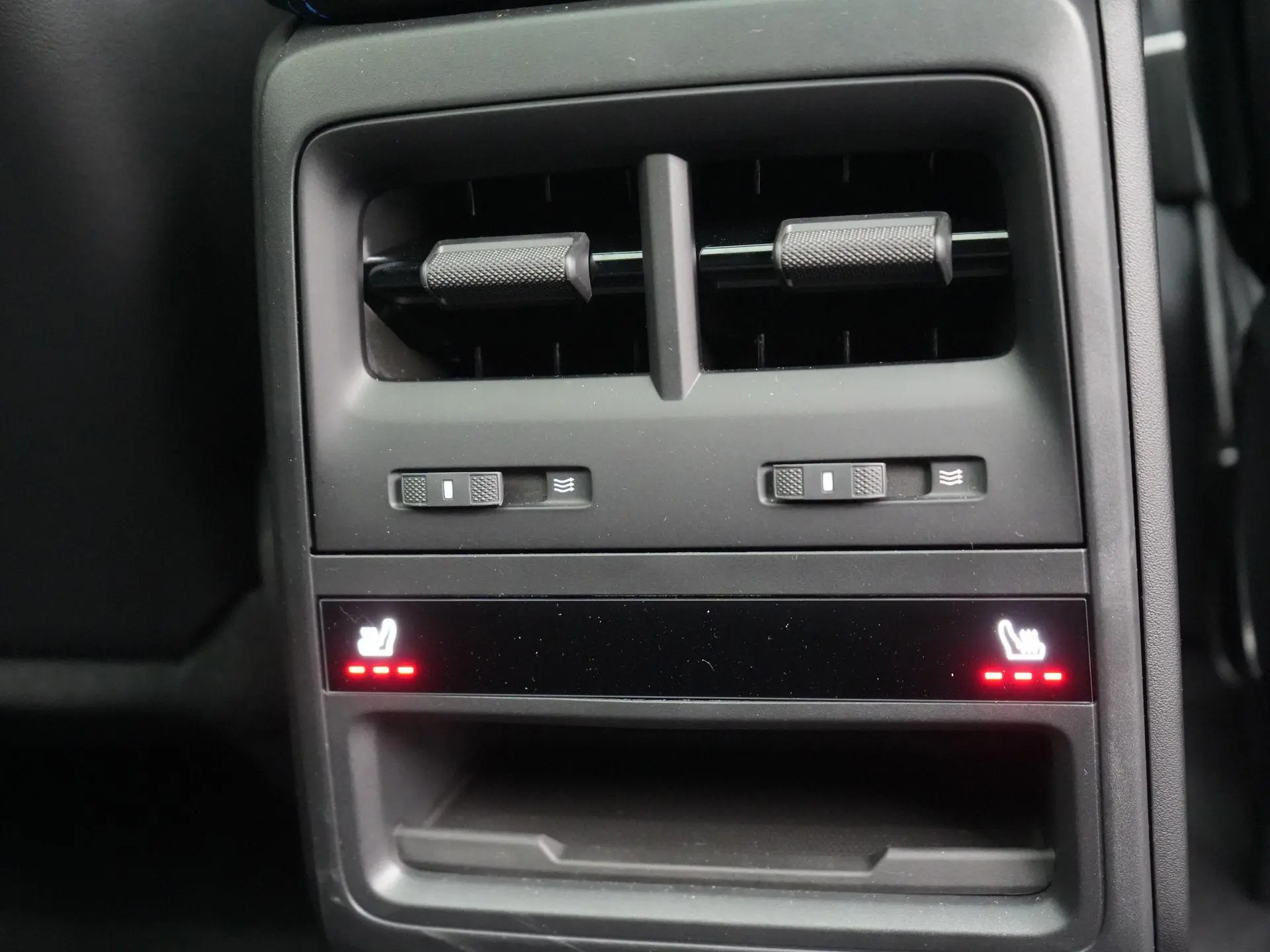 Macan 4