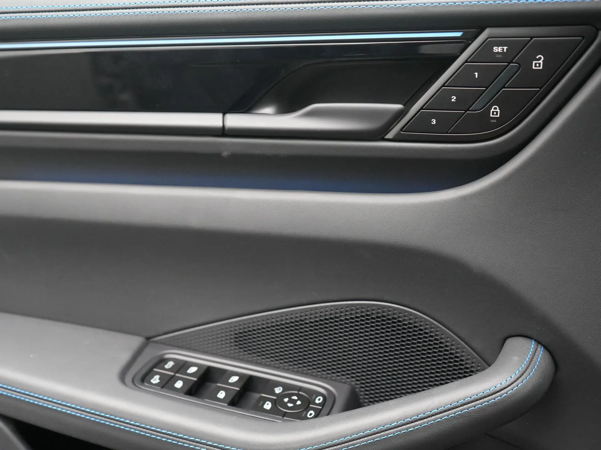 Macan 4