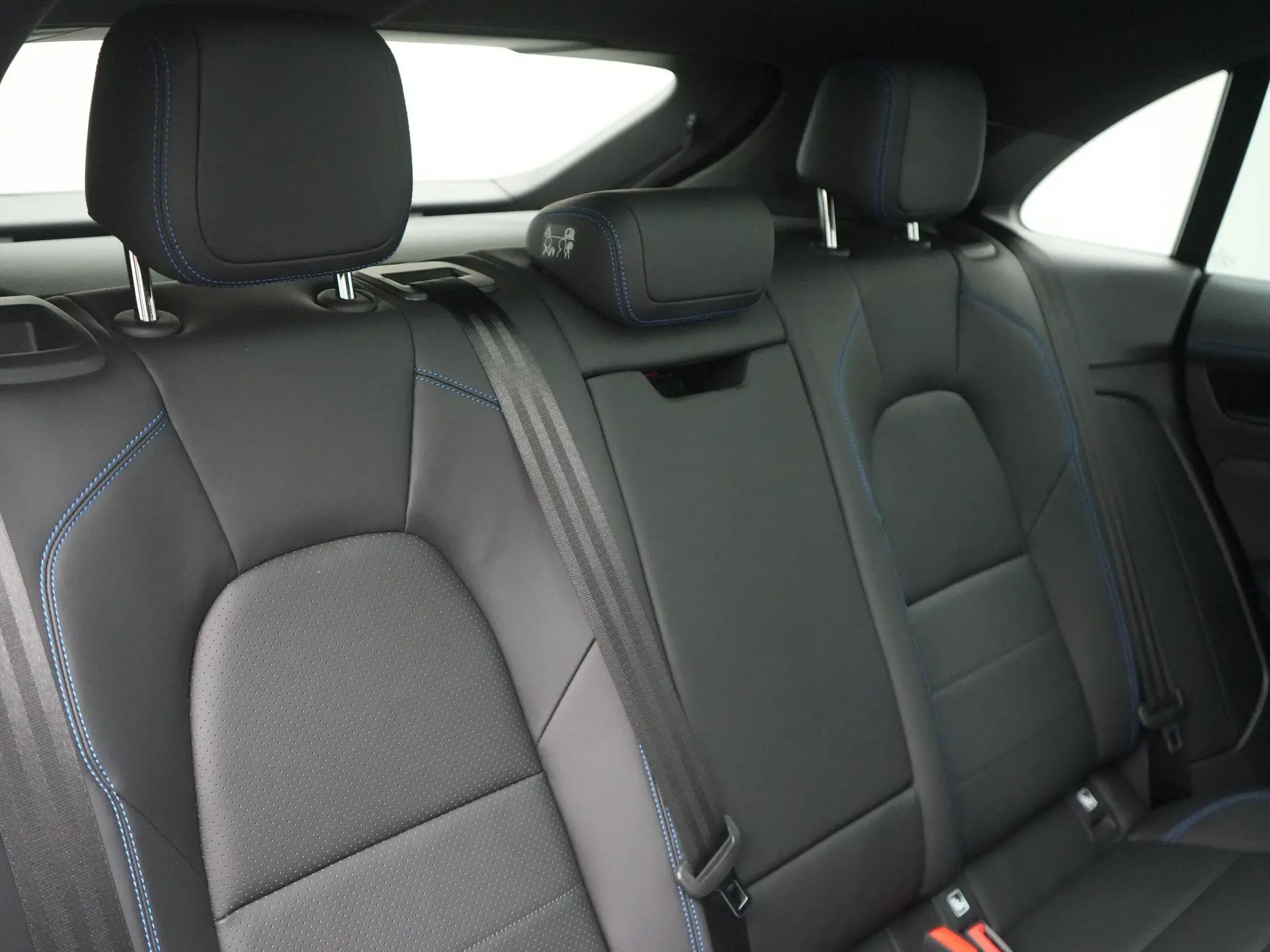 Macan 4