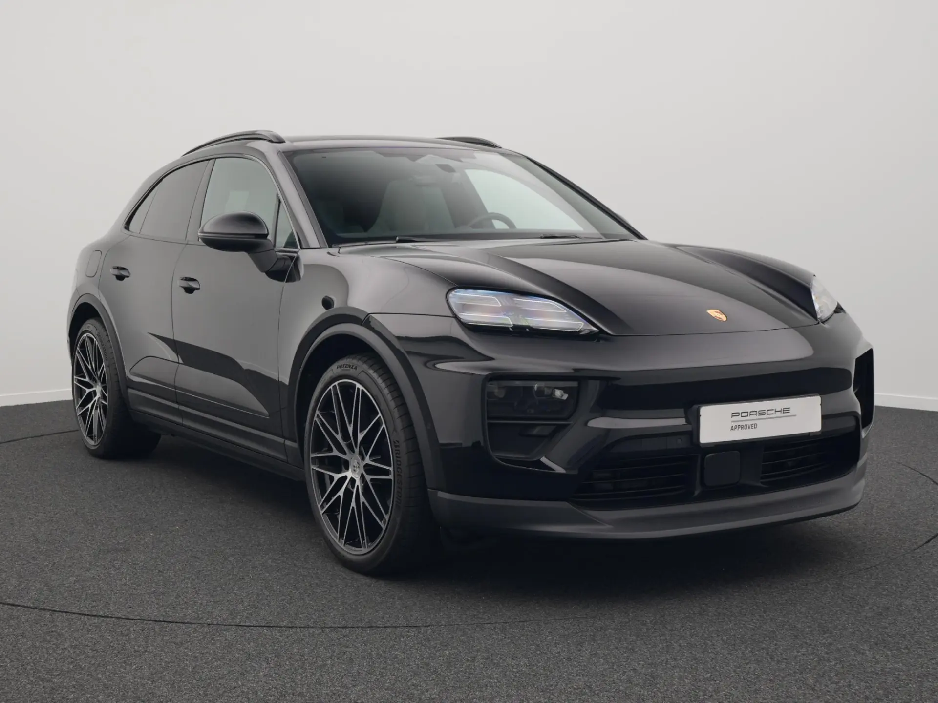 Macan 4