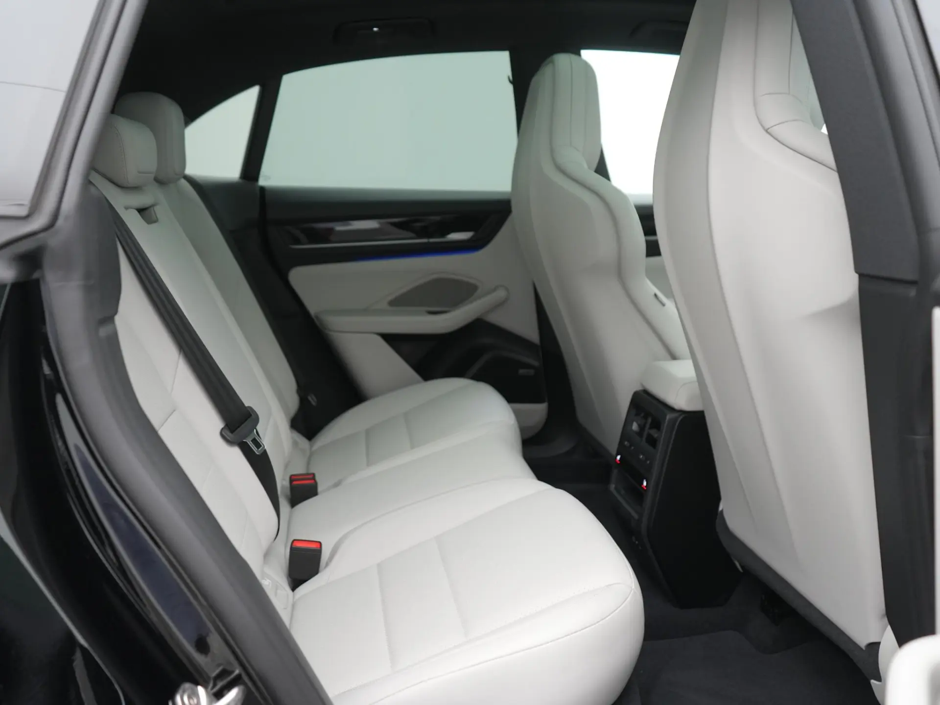 Macan 4