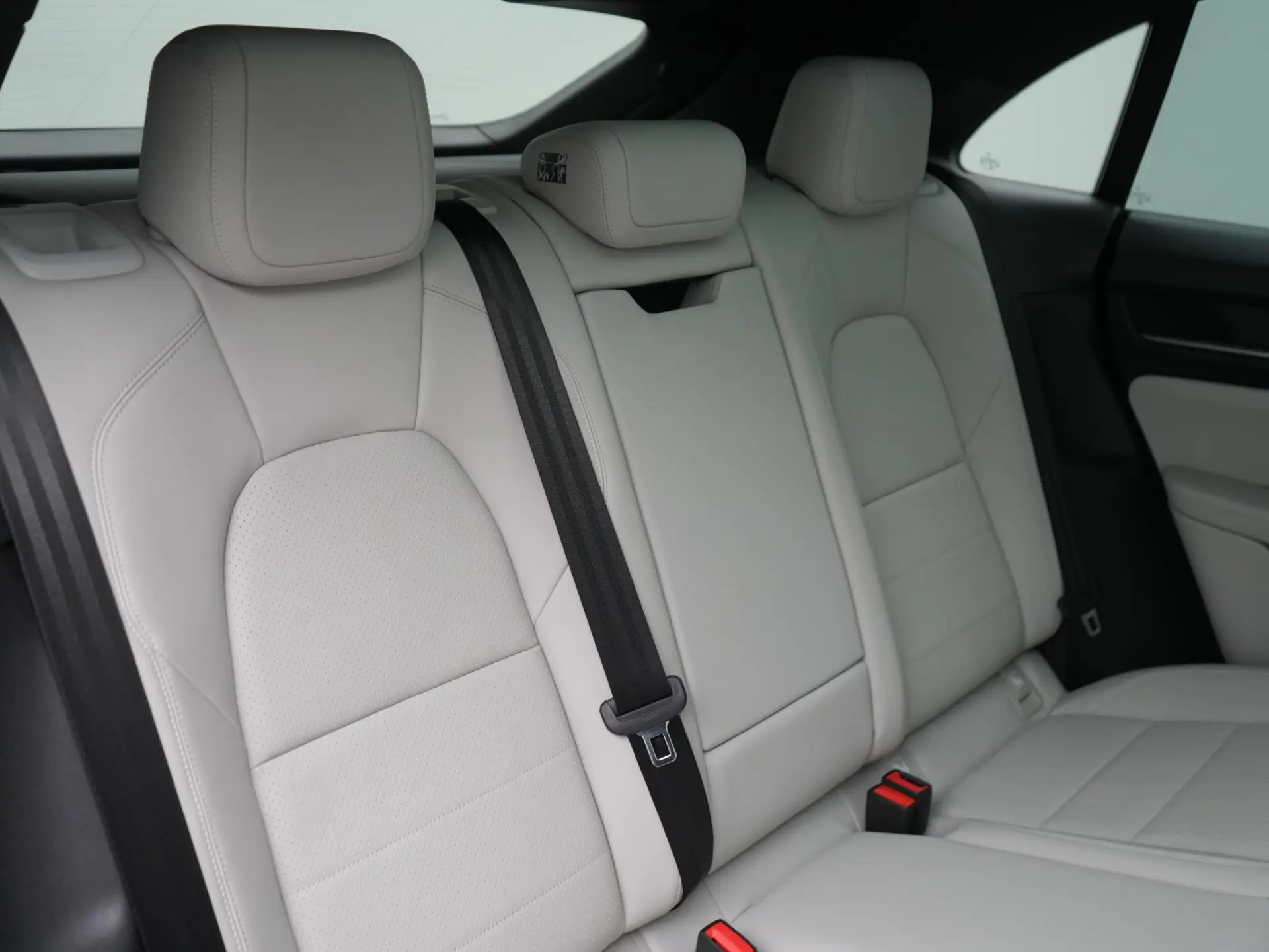 Macan 4