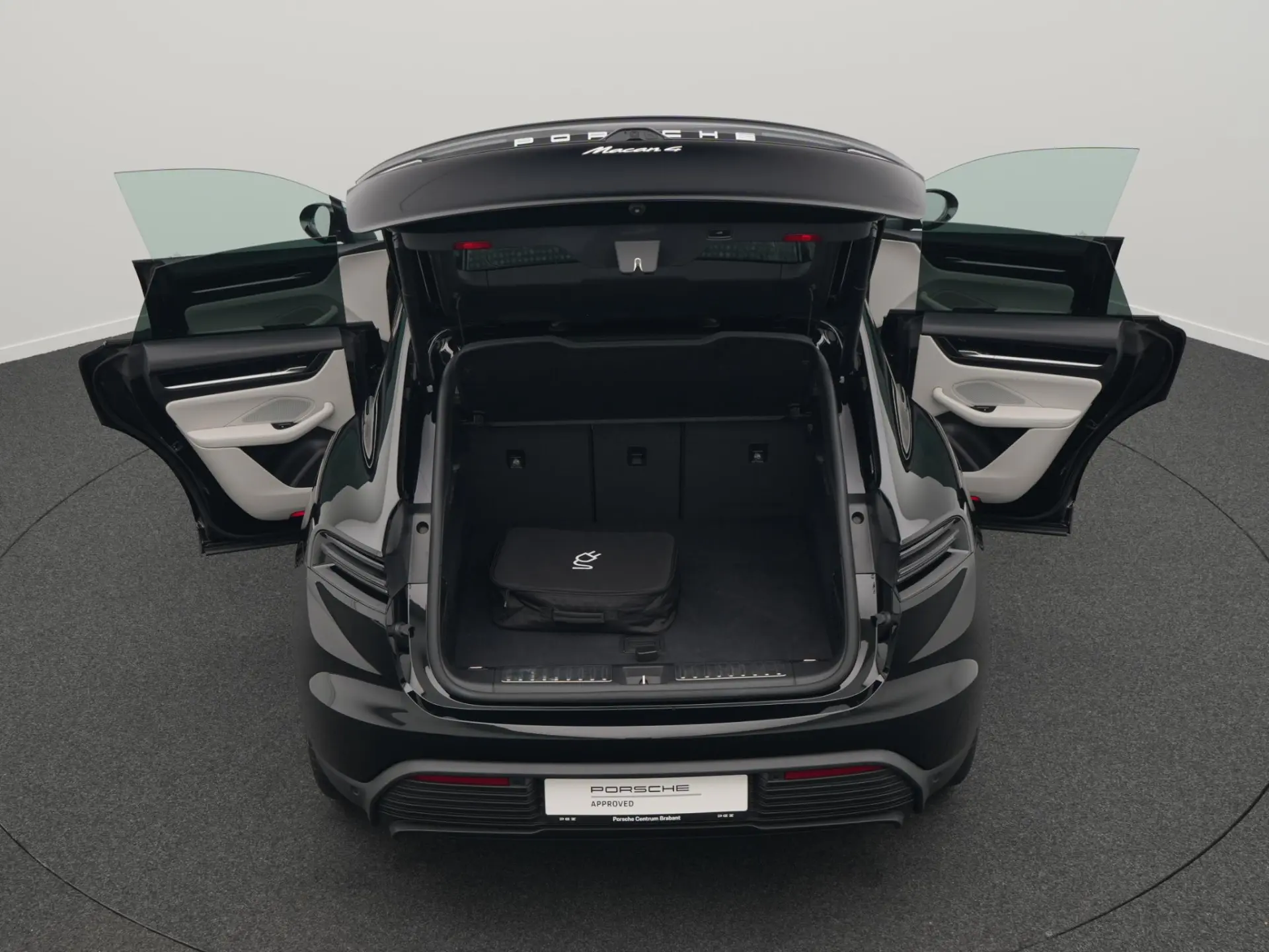 Macan 4