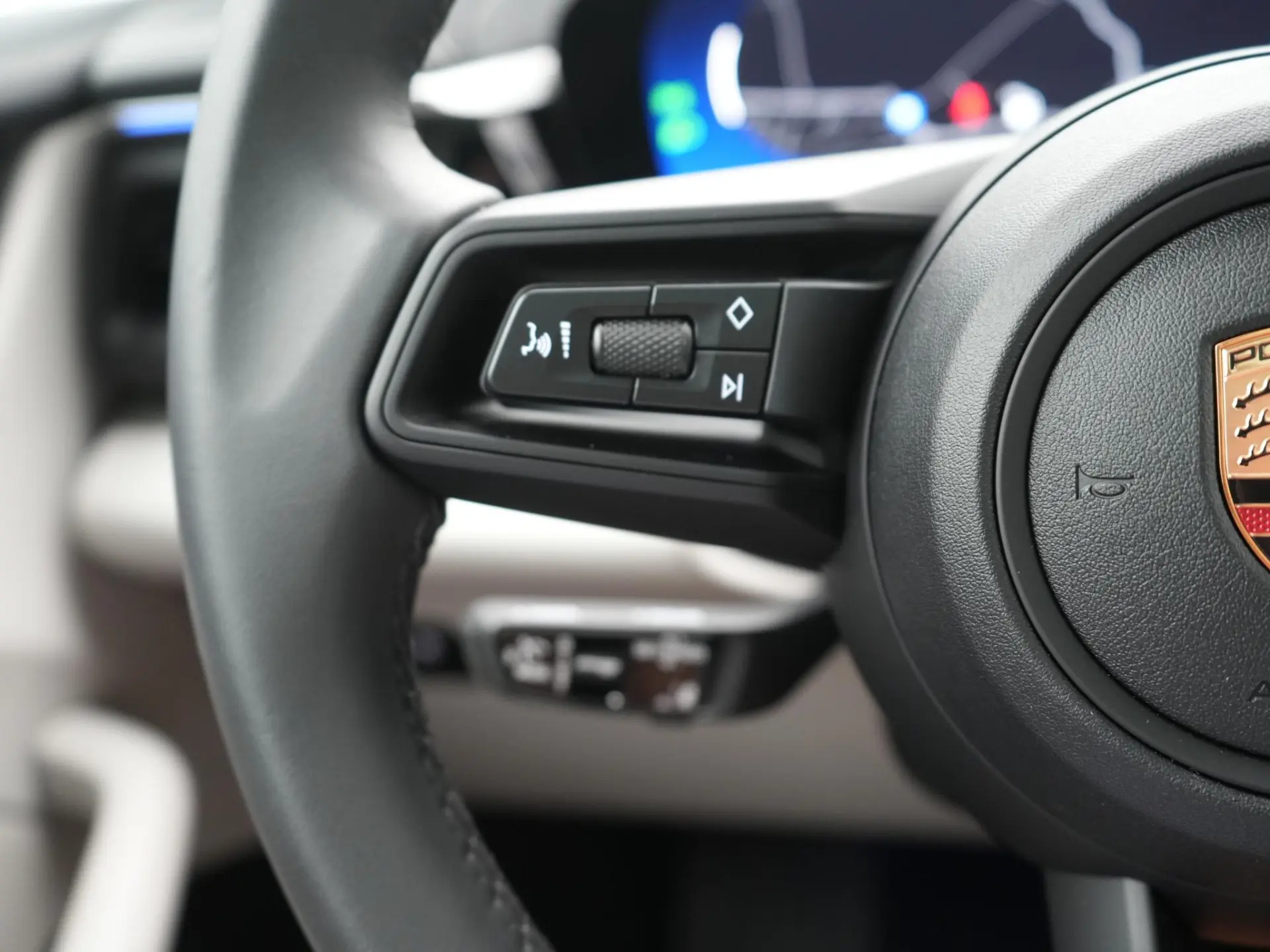 Macan 4