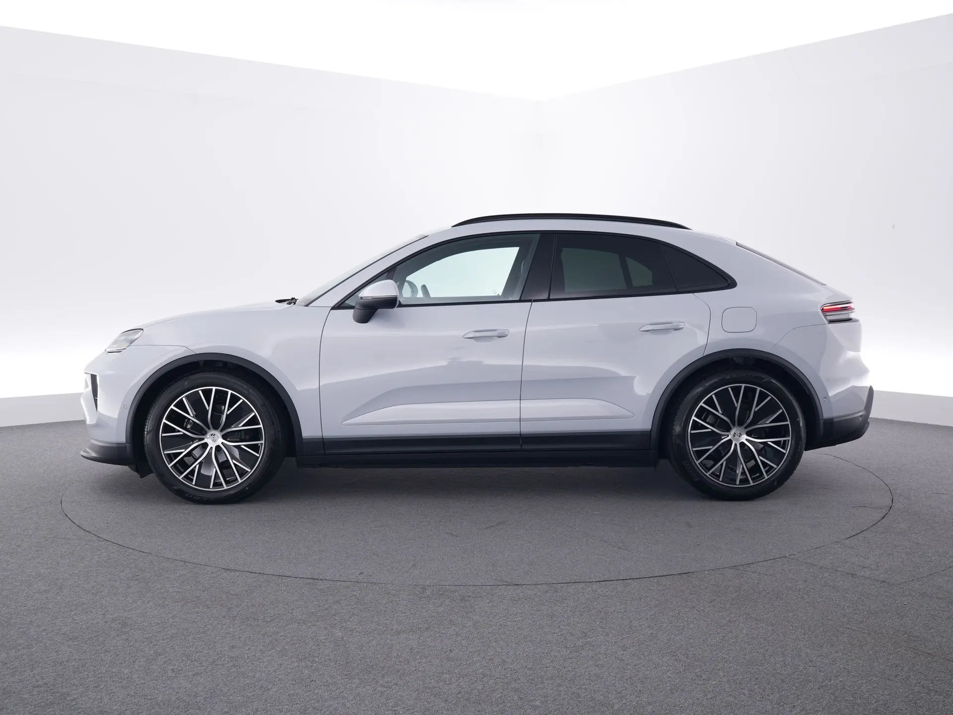 Macan 4