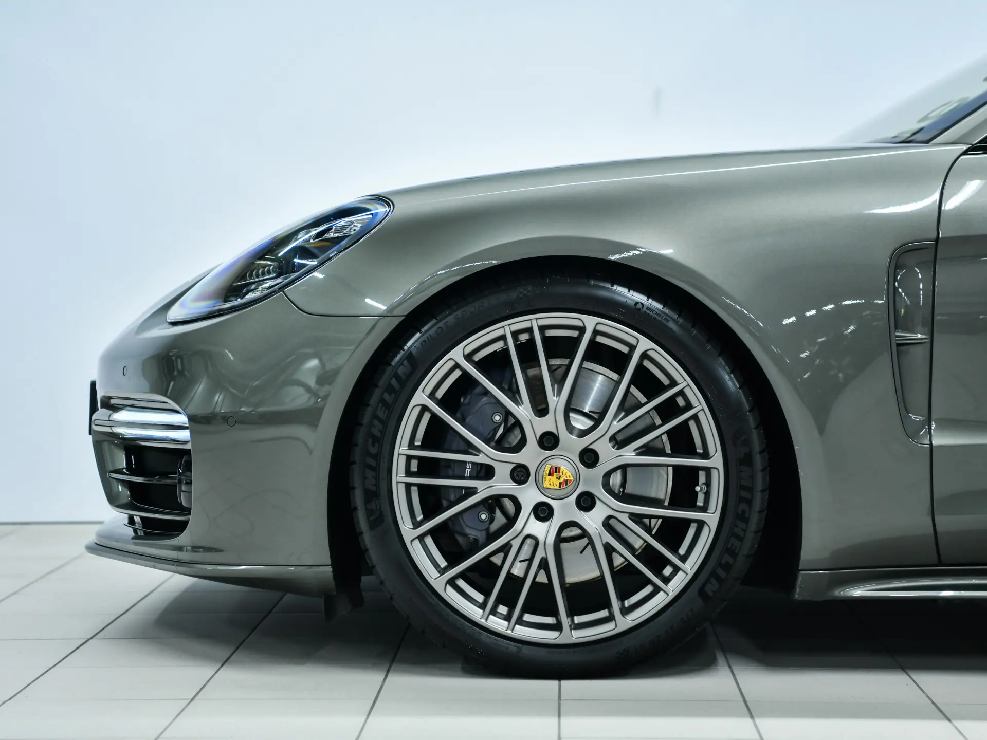 Panamera 4 E-Hybrid Sport Turismo Platinum Edition
