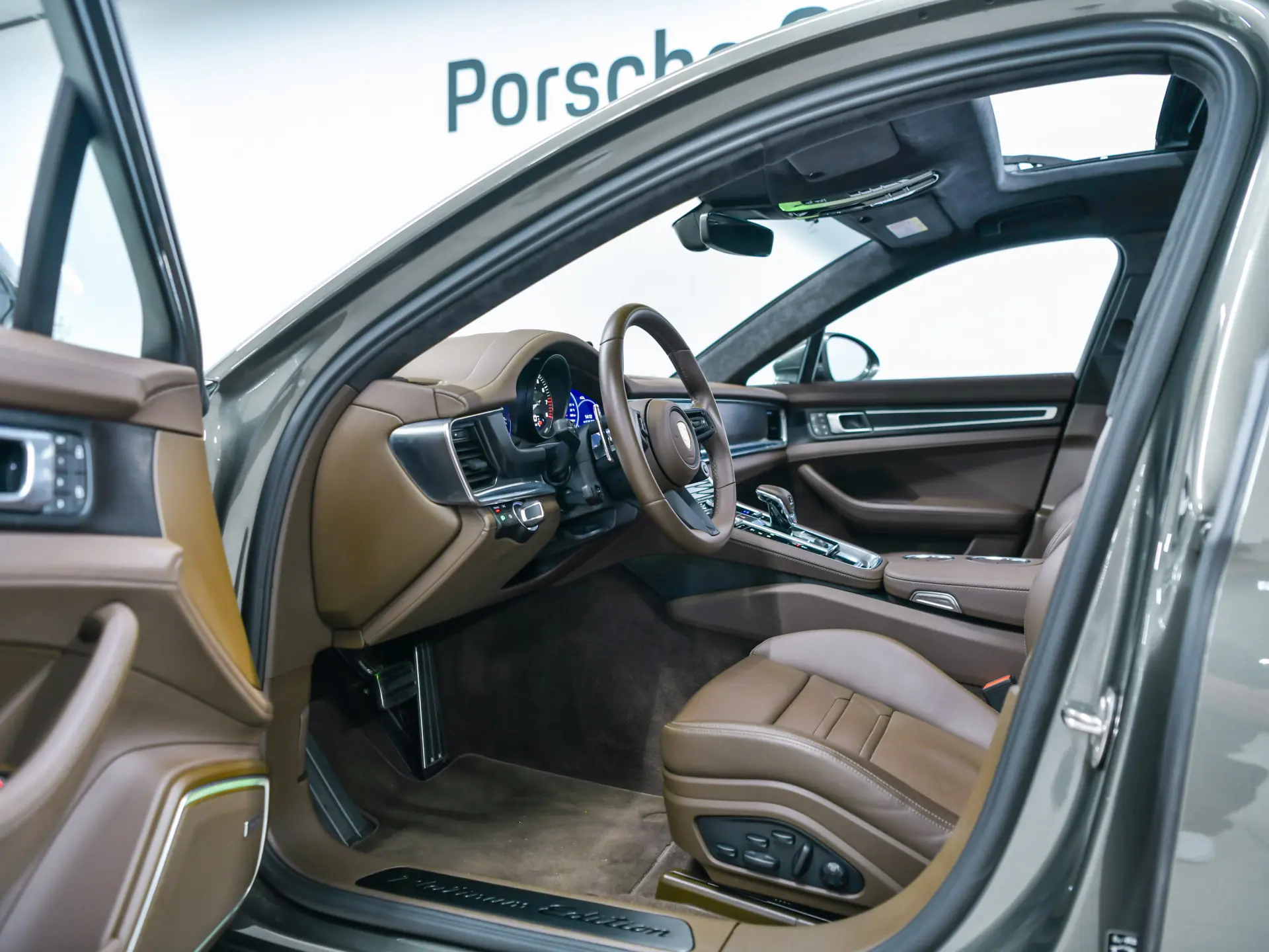 Panamera 4 E-Hybrid Sport Turismo Platinum Edition