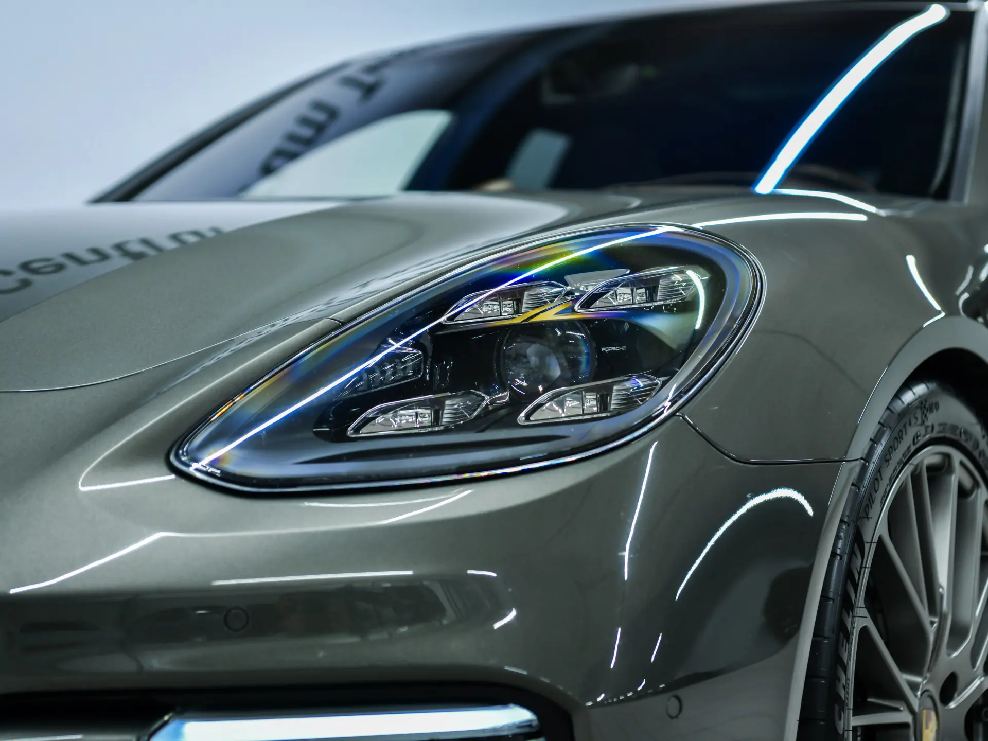 Panamera 4 E-Hybrid Sport Turismo Platinum Edition