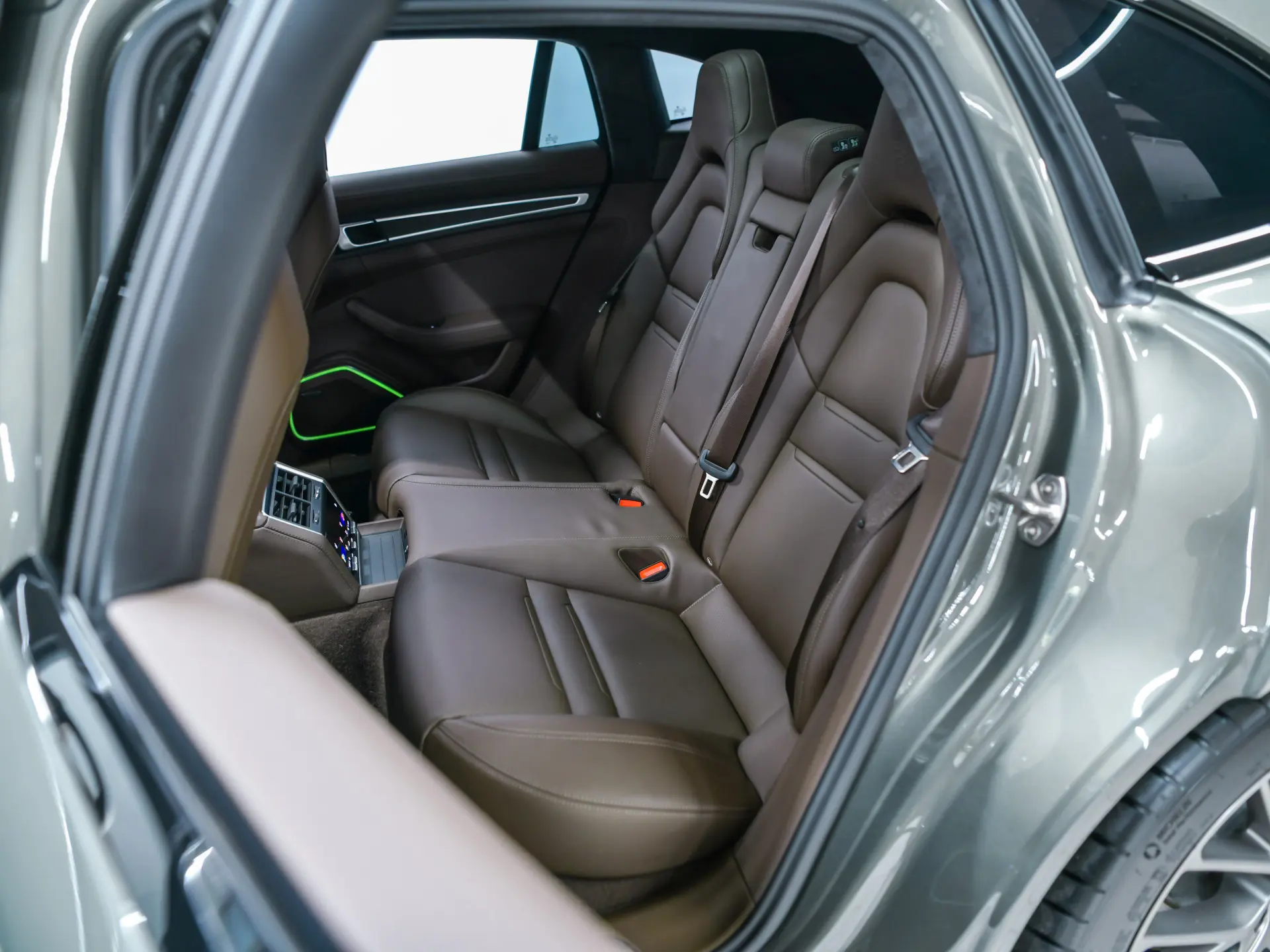 Panamera 4 E-Hybrid Sport Turismo Platinum Edition