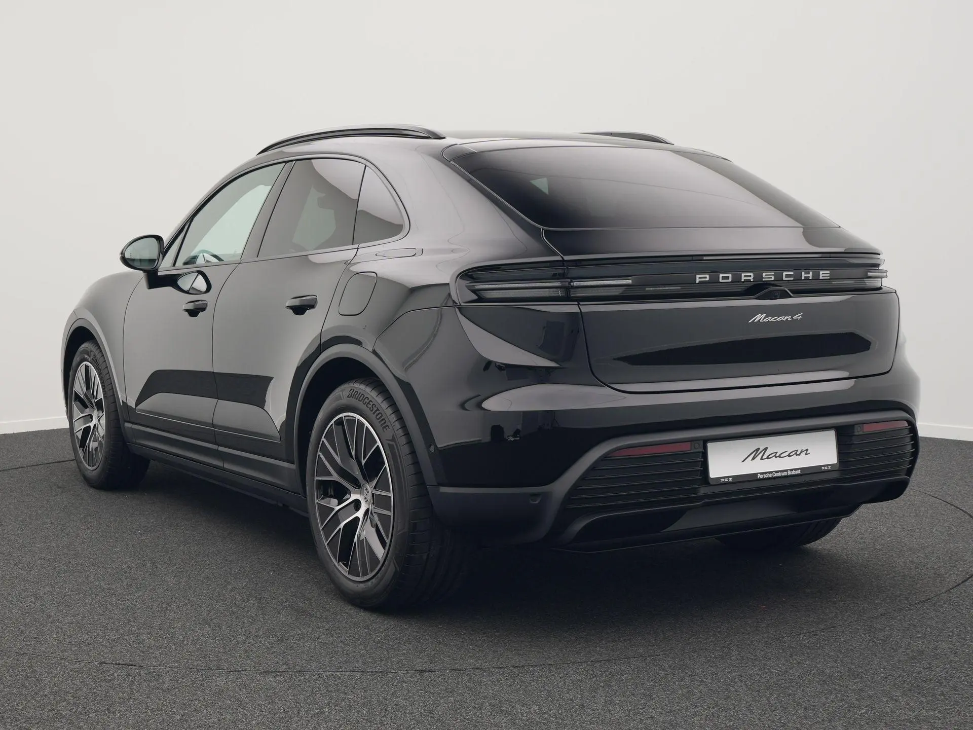 Macan 4