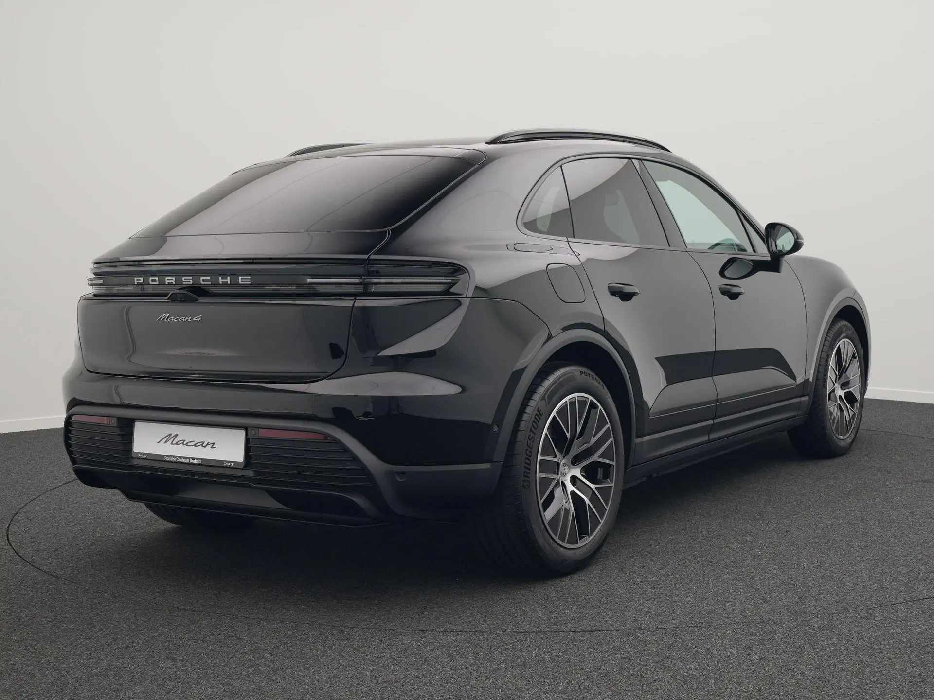 Macan 4