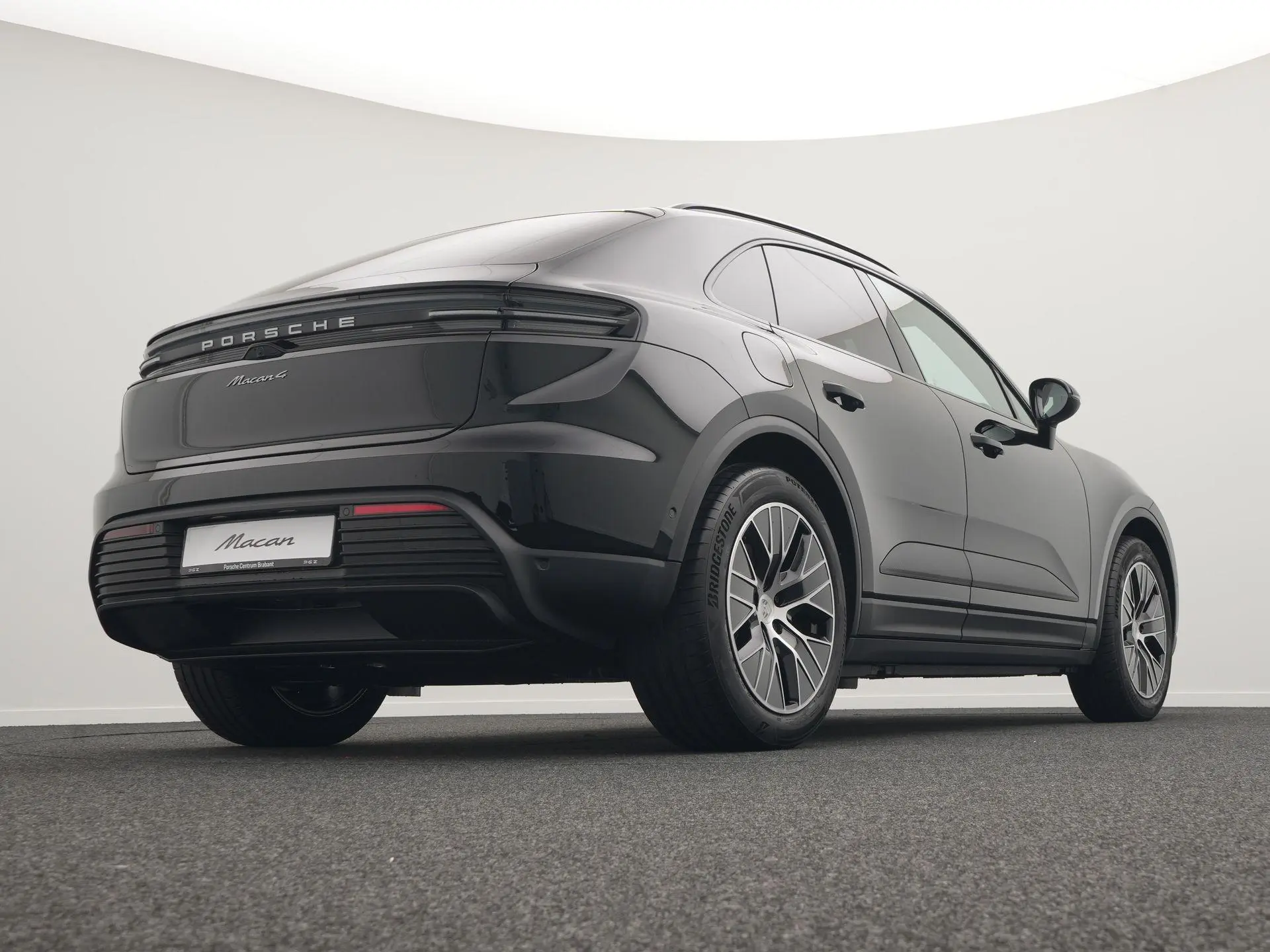 Macan 4