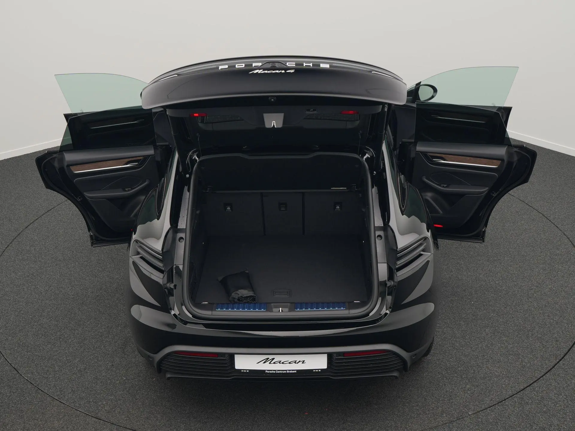 Macan 4