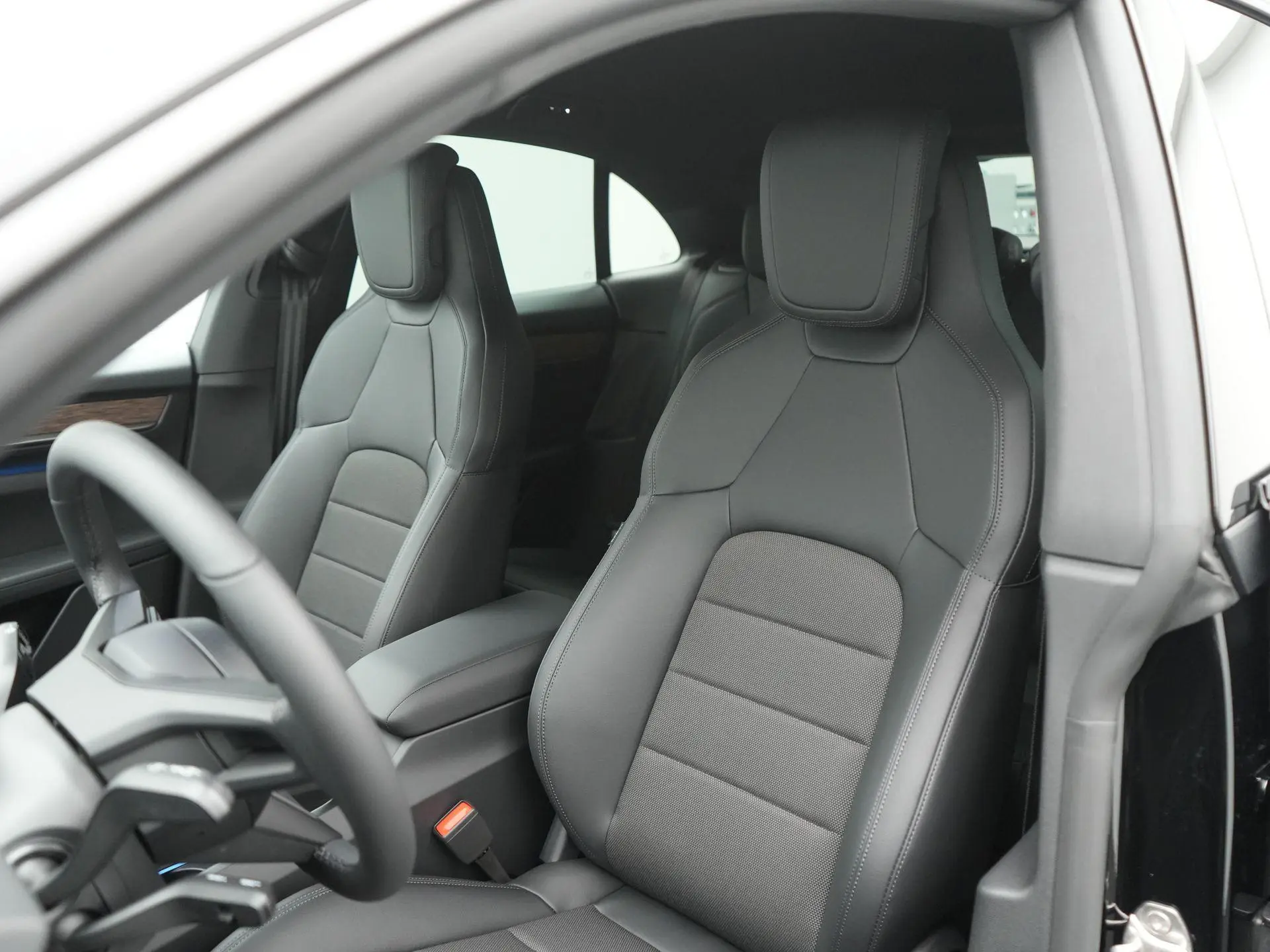Macan 4