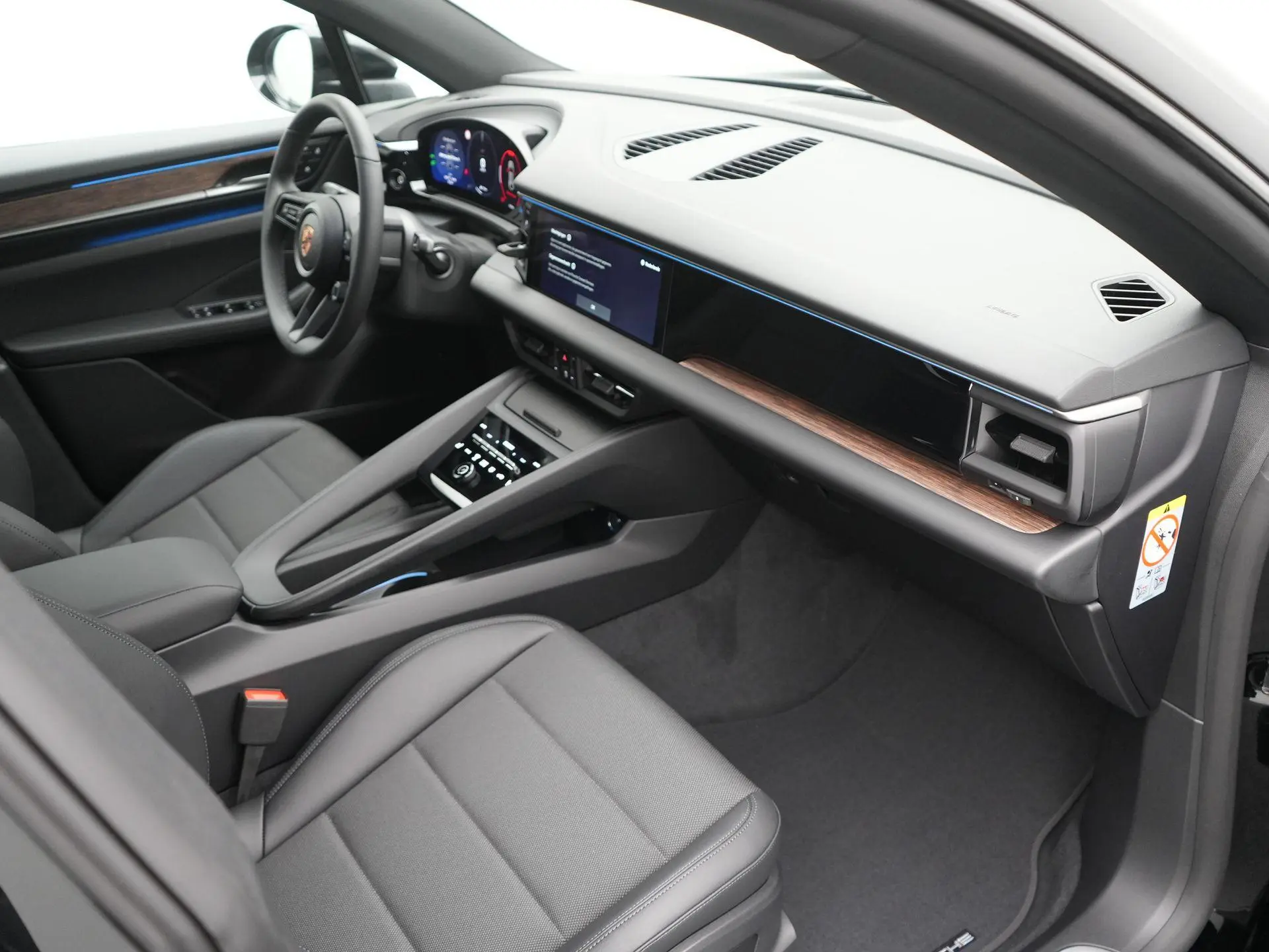 Macan 4