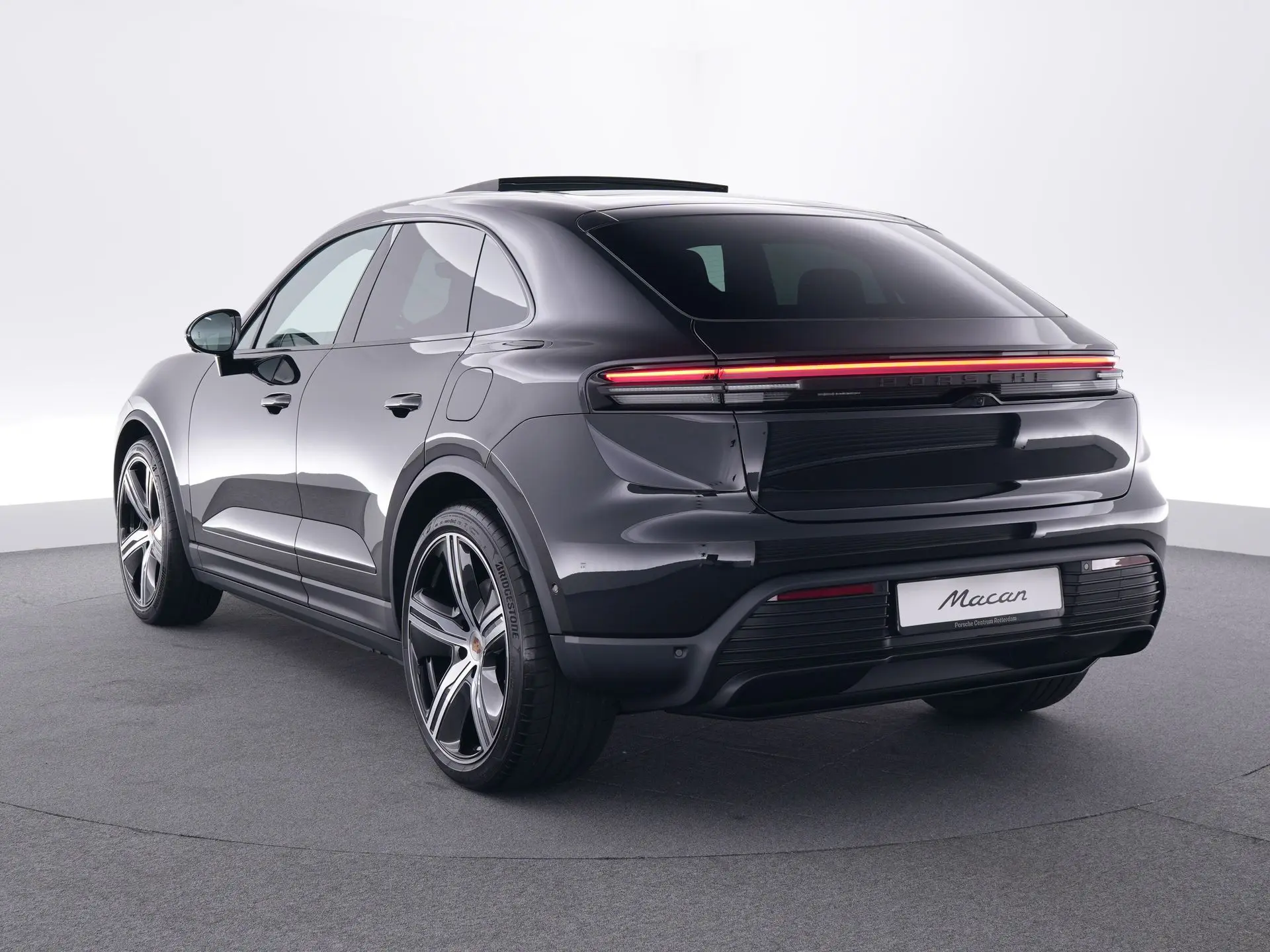 Macan 4
