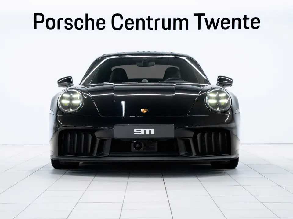 Porsche 911 Carrera 4 GTS