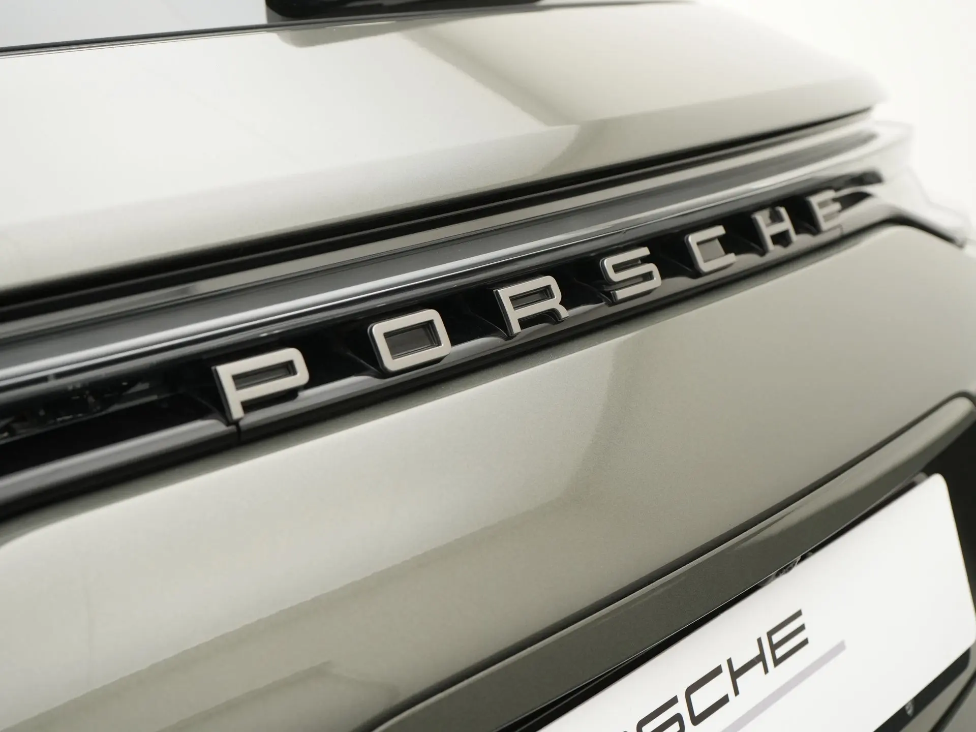 Panamera 4 E-Hybrid Sport Turismo Platinum Edition