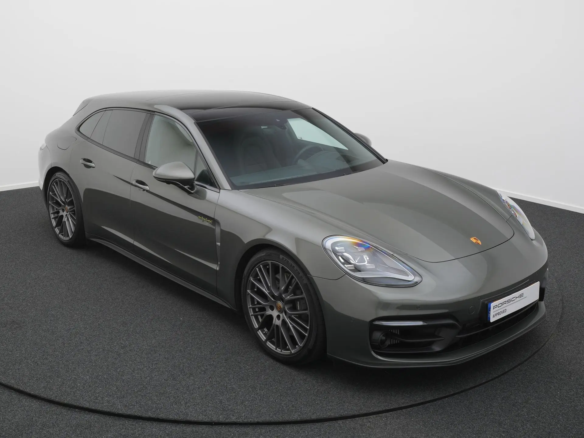 Panamera 4 E-Hybrid Sport Turismo Platinum Edition