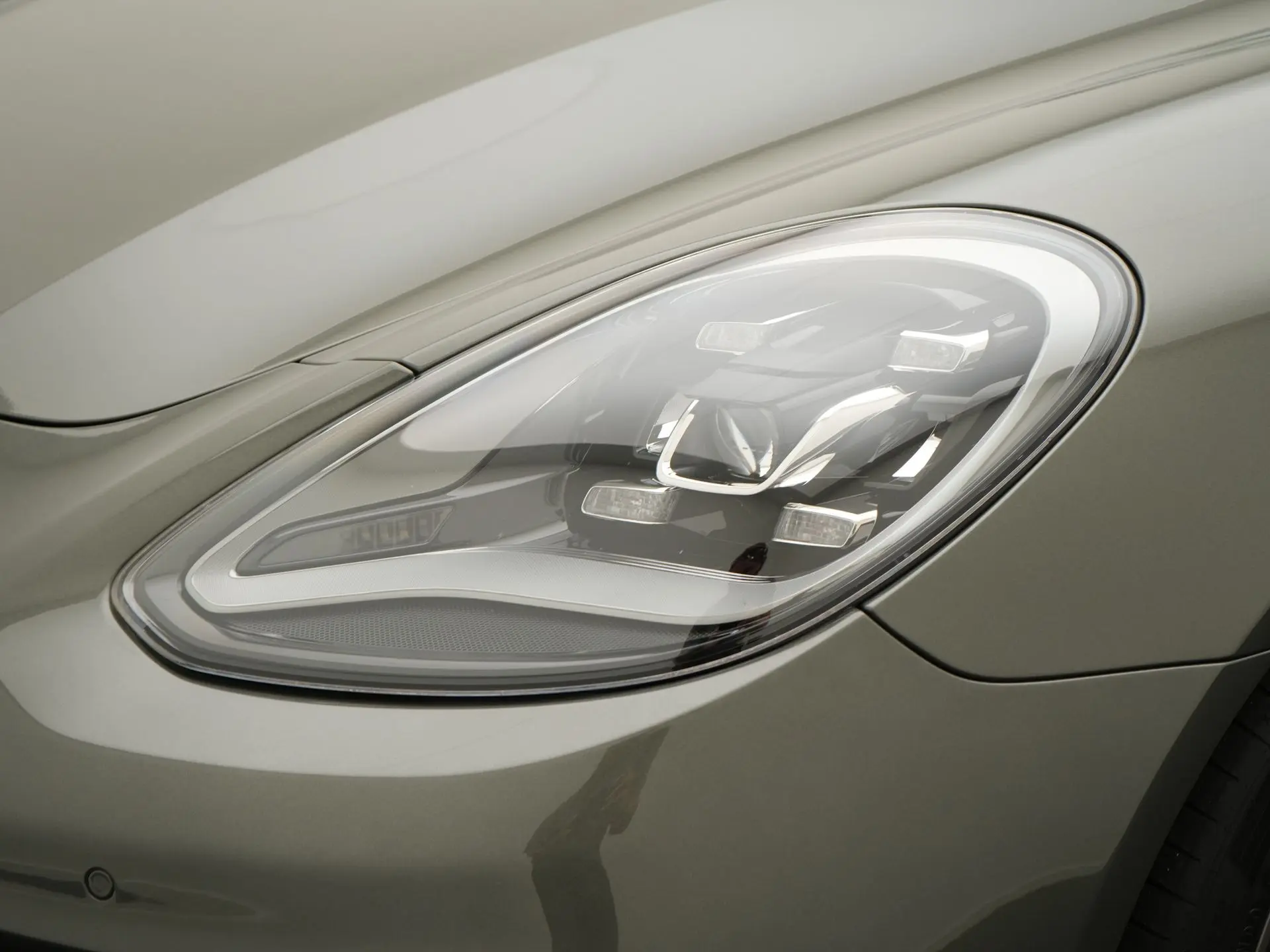 Panamera 4 E-Hybrid Sport Turismo Platinum Edition