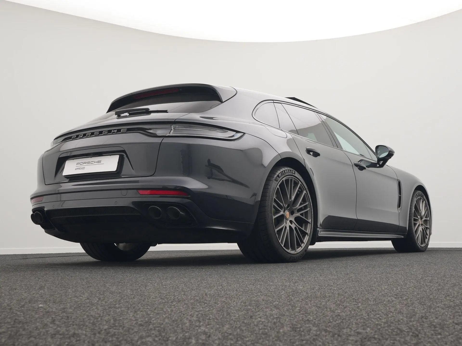 Panamera 4 E-Hybrid Sport Turismo Platinum Edition