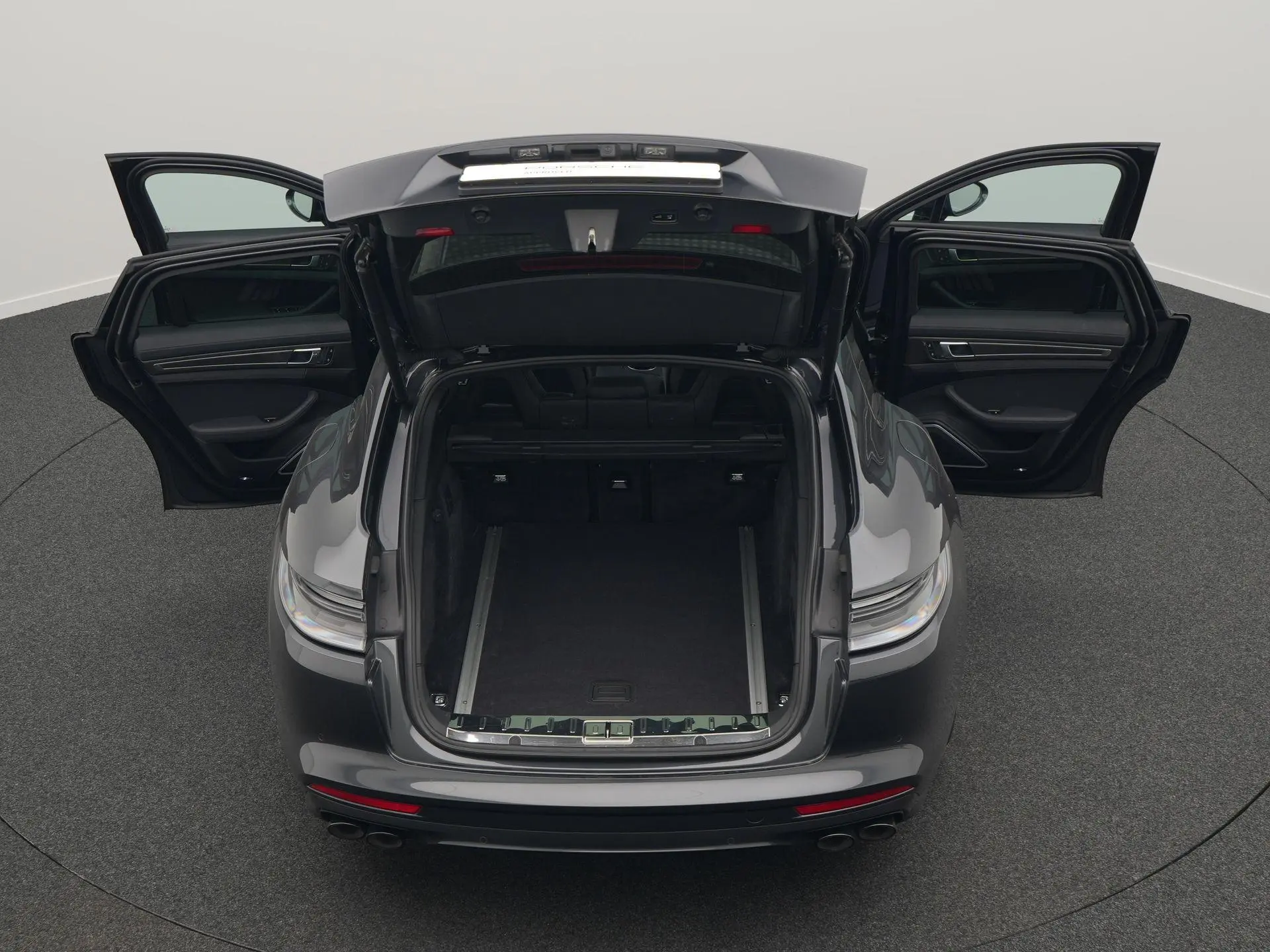 Panamera 4 E-Hybrid Sport Turismo Platinum Edition