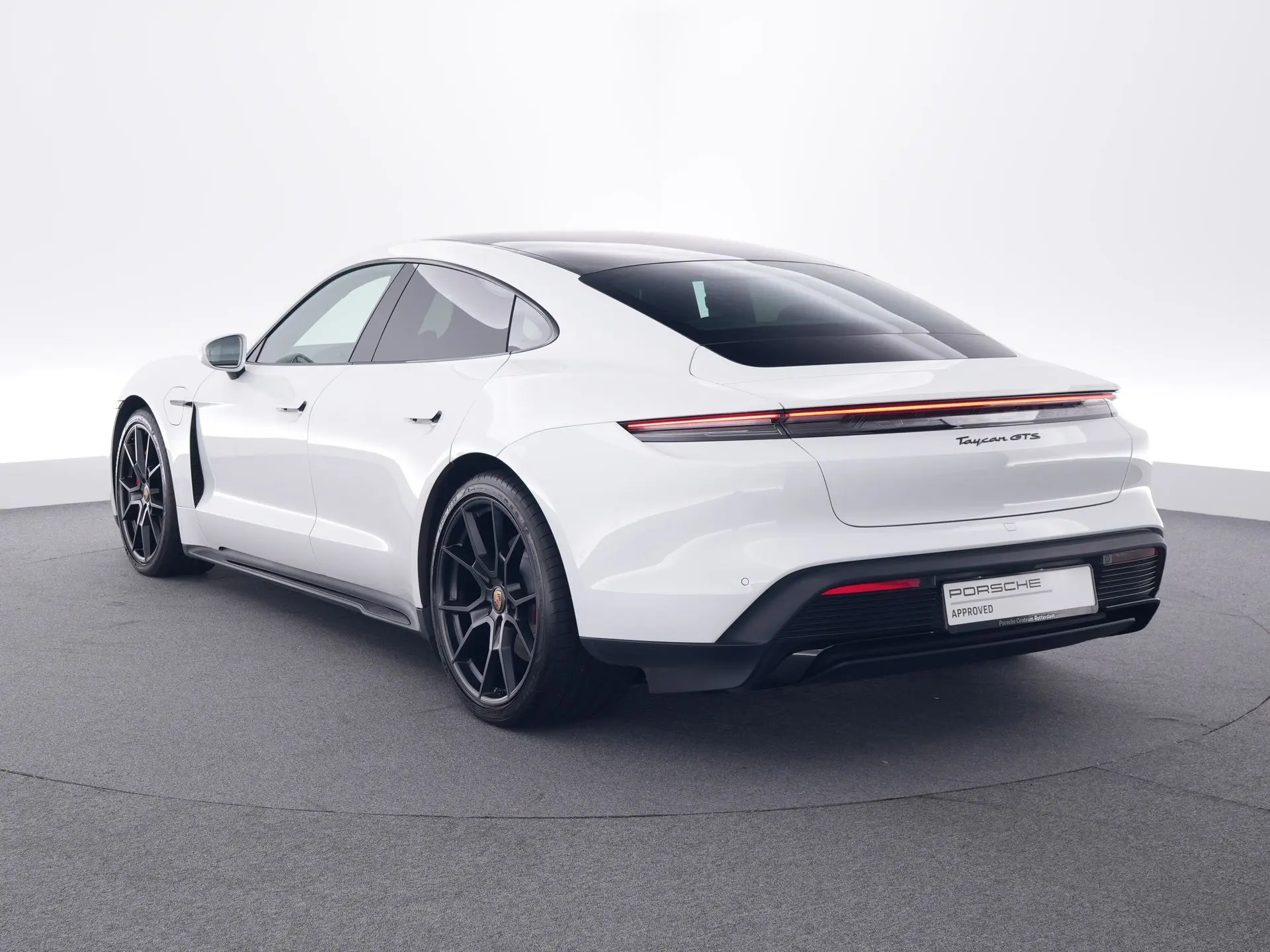 Taycan GTS
