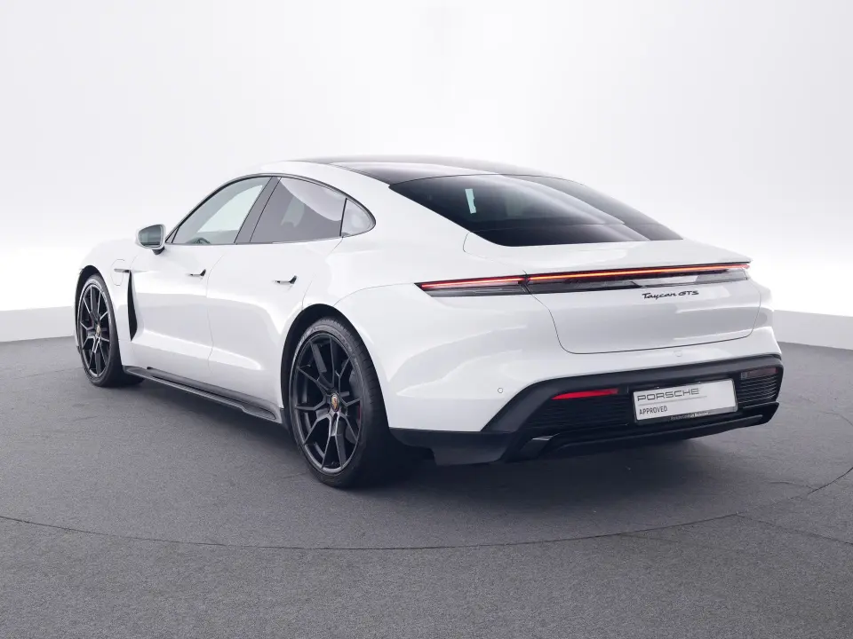 Porsche Taycan GTS