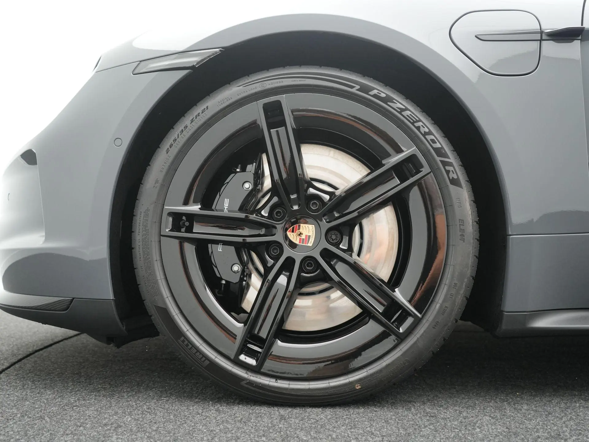 Taycan GTS Sport Turismo