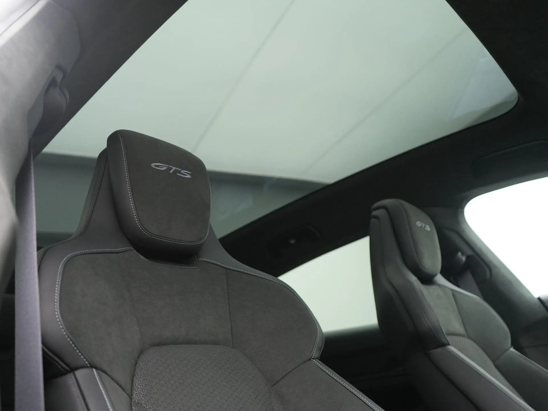 Taycan GTS Sport Turismo