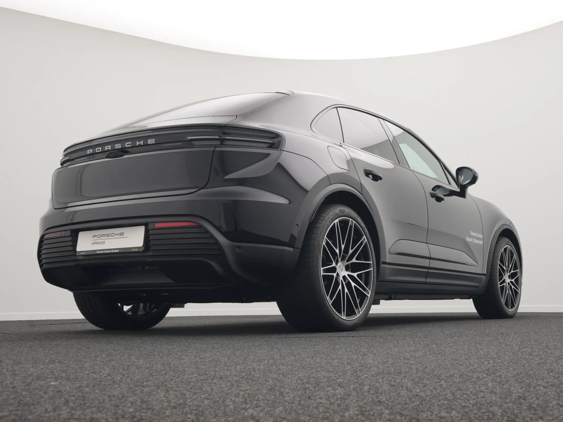 Macan 4