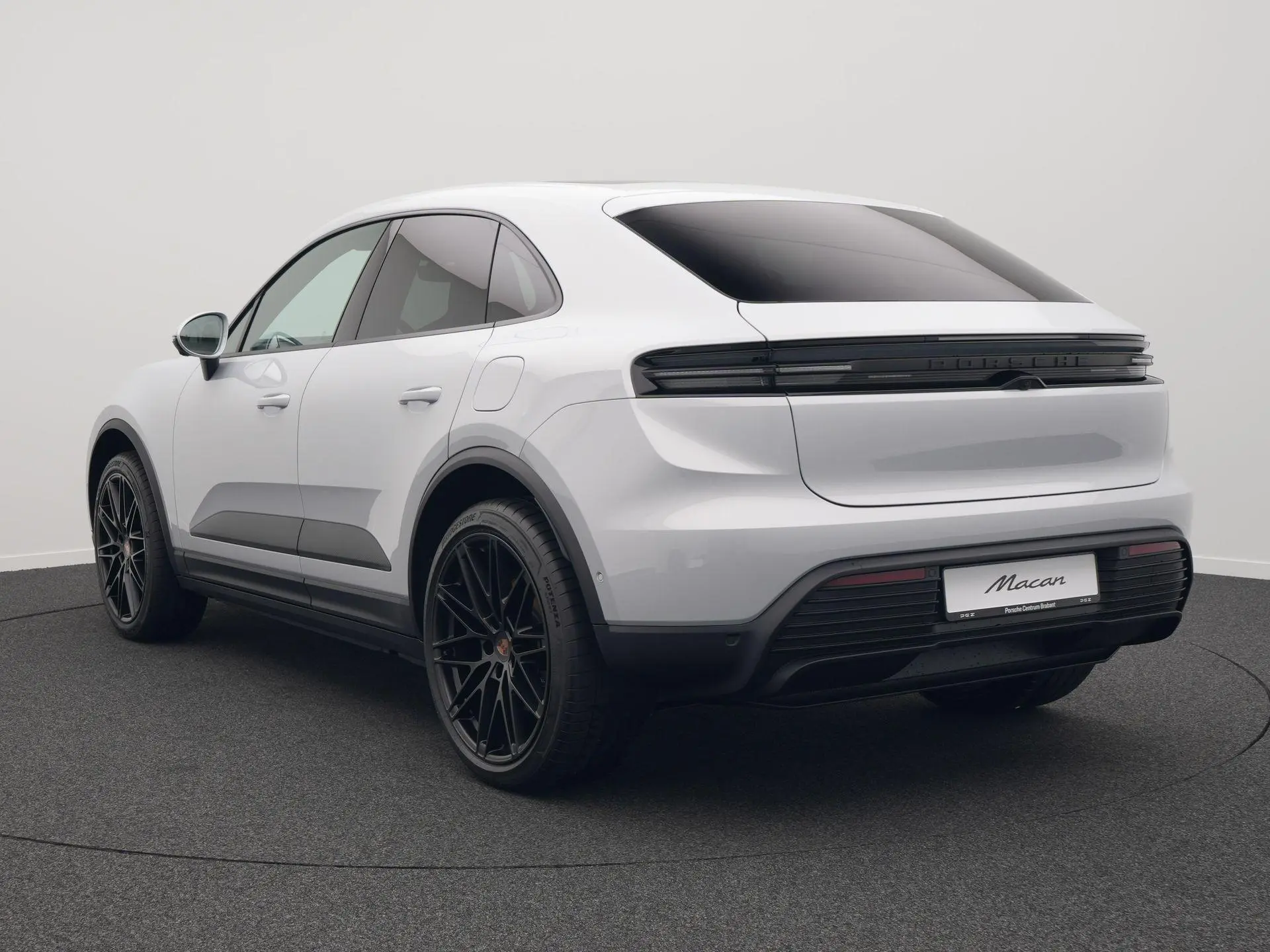 Macan 4